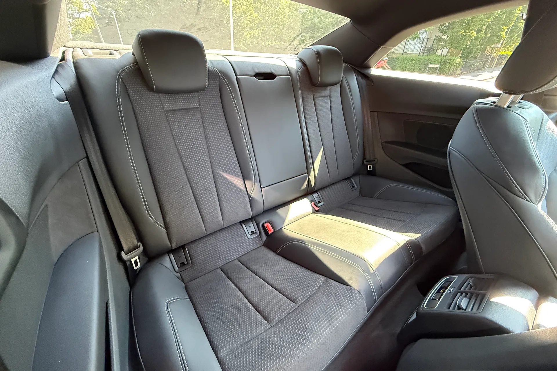 Audi A5 thumbnail image number 38