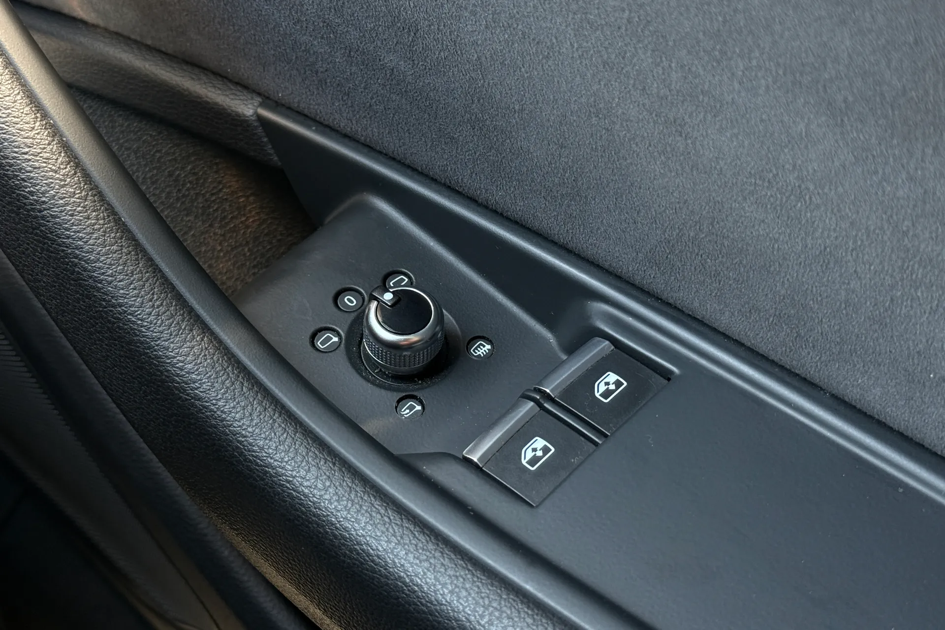 Audi A5 thumbnail image number 36