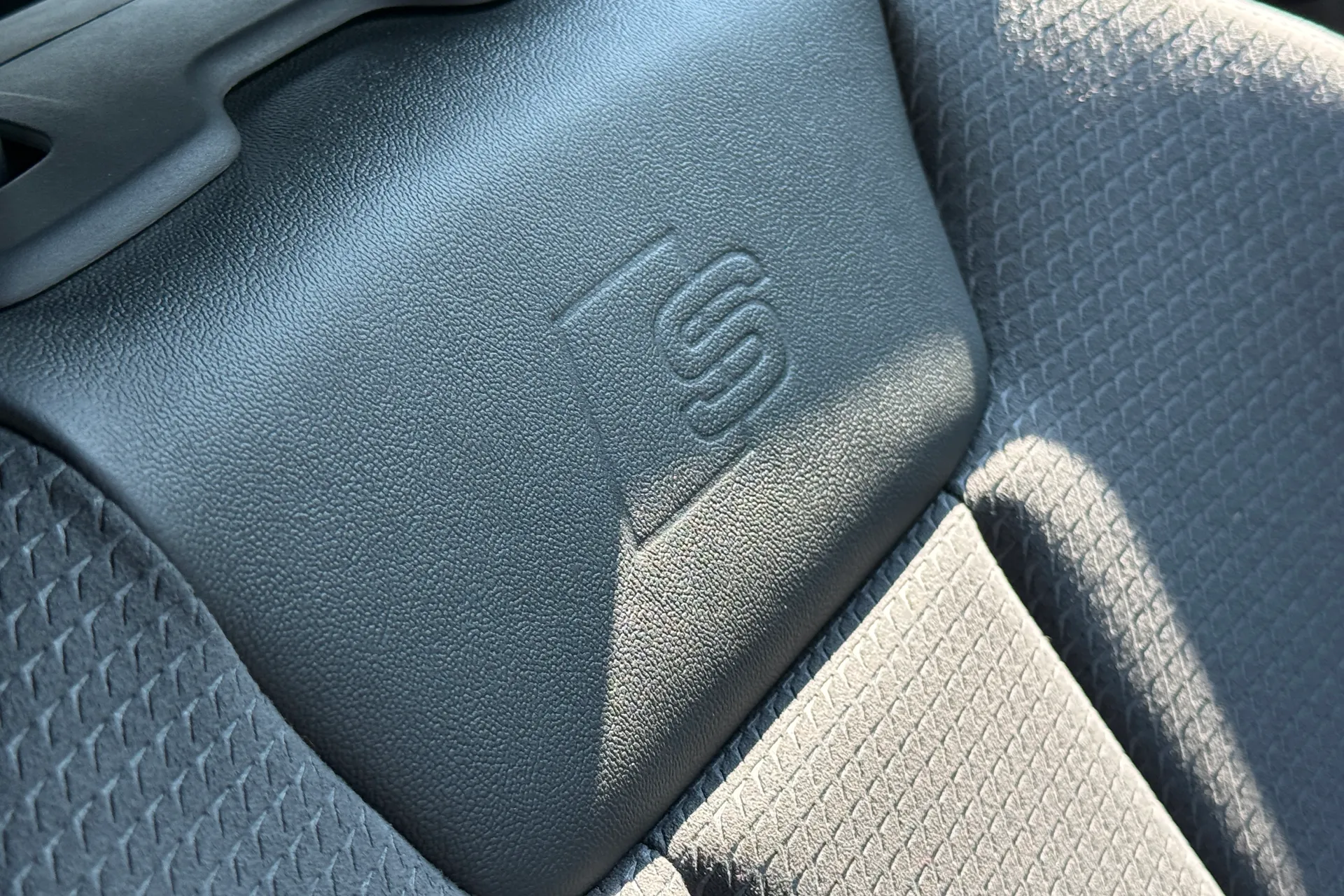 Audi A5 thumbnail image number 35