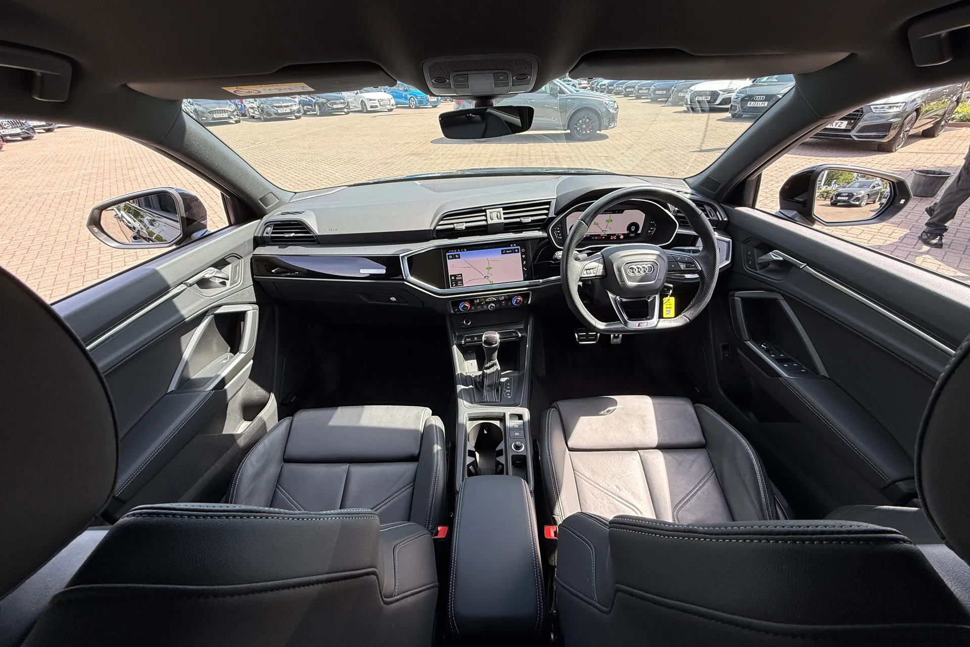 Audi Q3 thumbnail image number 3