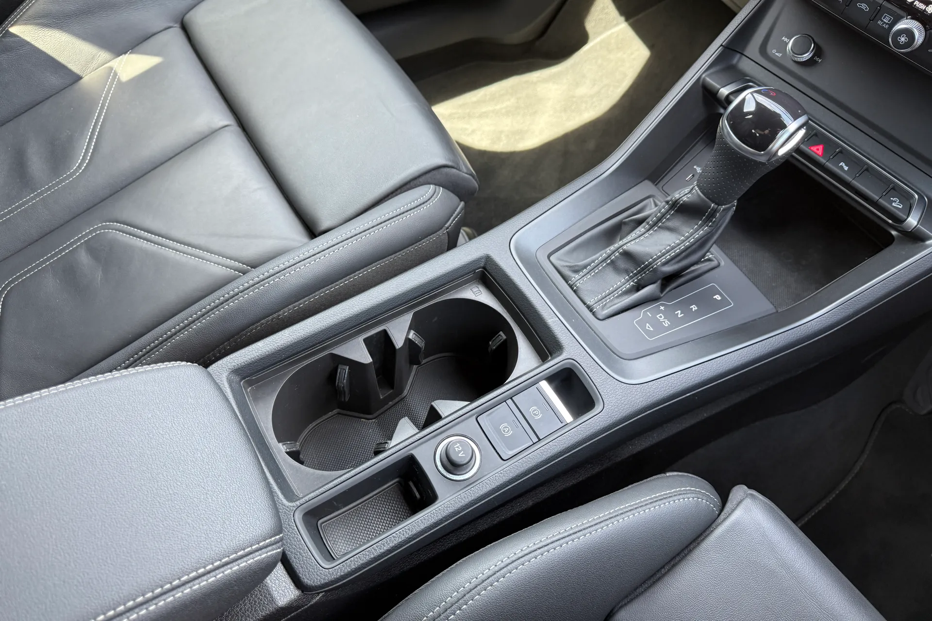 Audi Q3 thumbnail image number 42