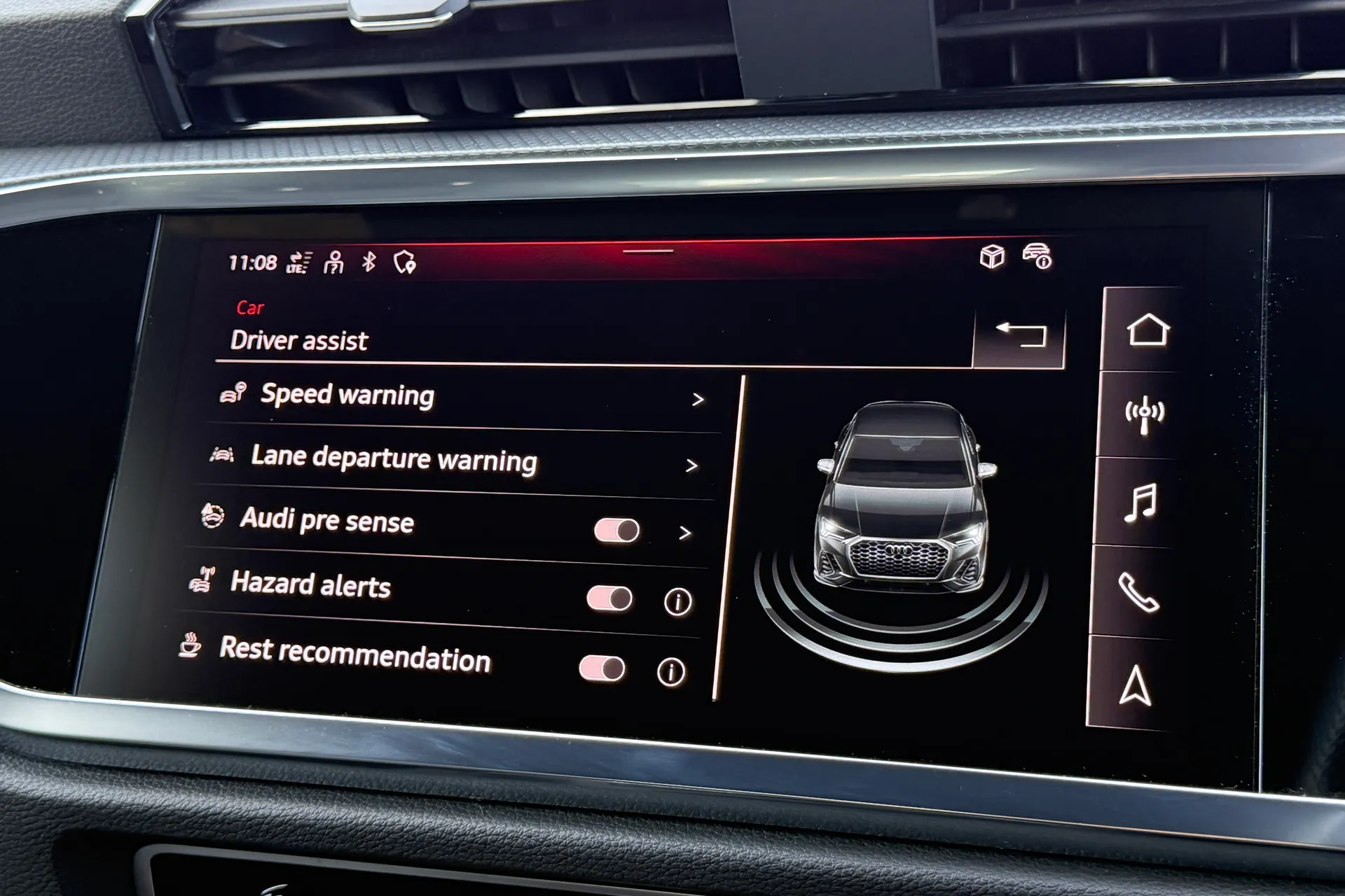 Audi Q3 thumbnail image number 13