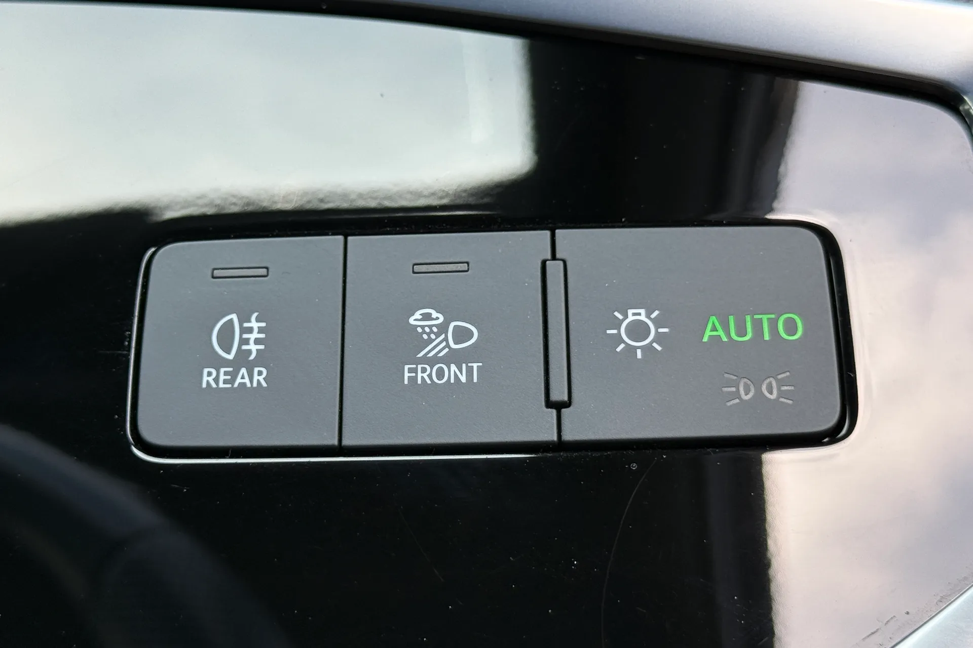 Audi Q3 thumbnail image number 25