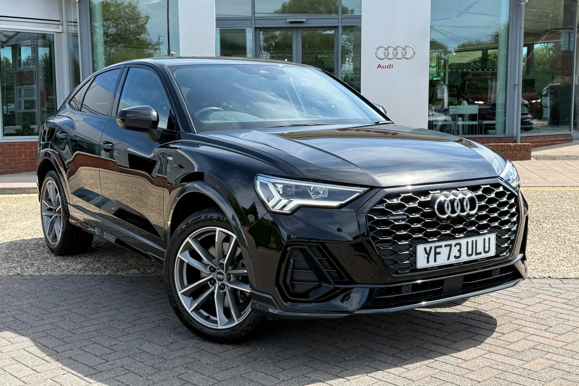 Audi Q3 thumbnail image number 26