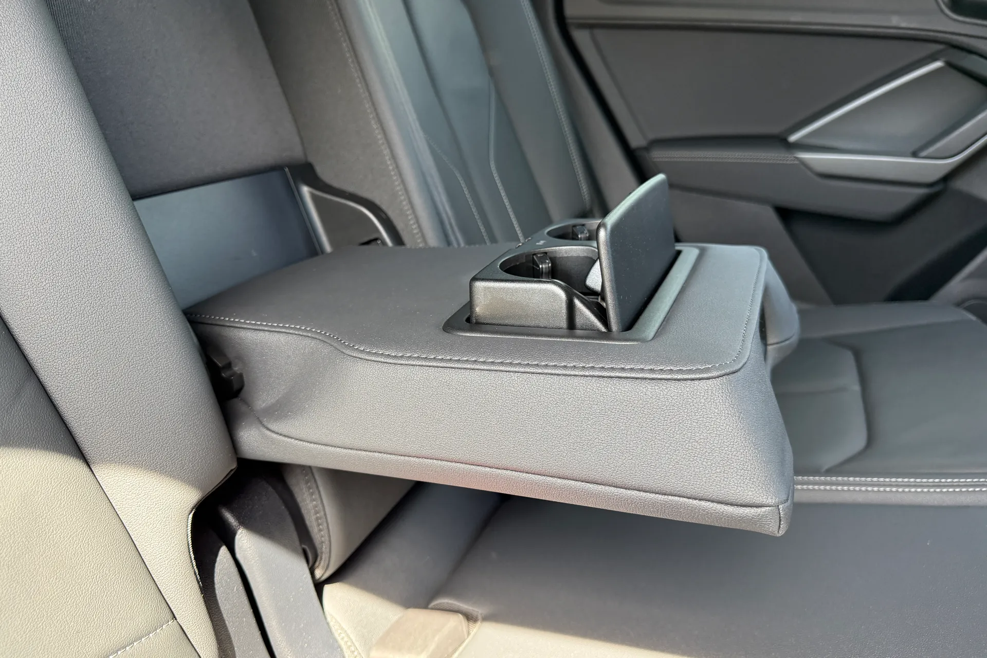 Audi Q3 thumbnail image number 48