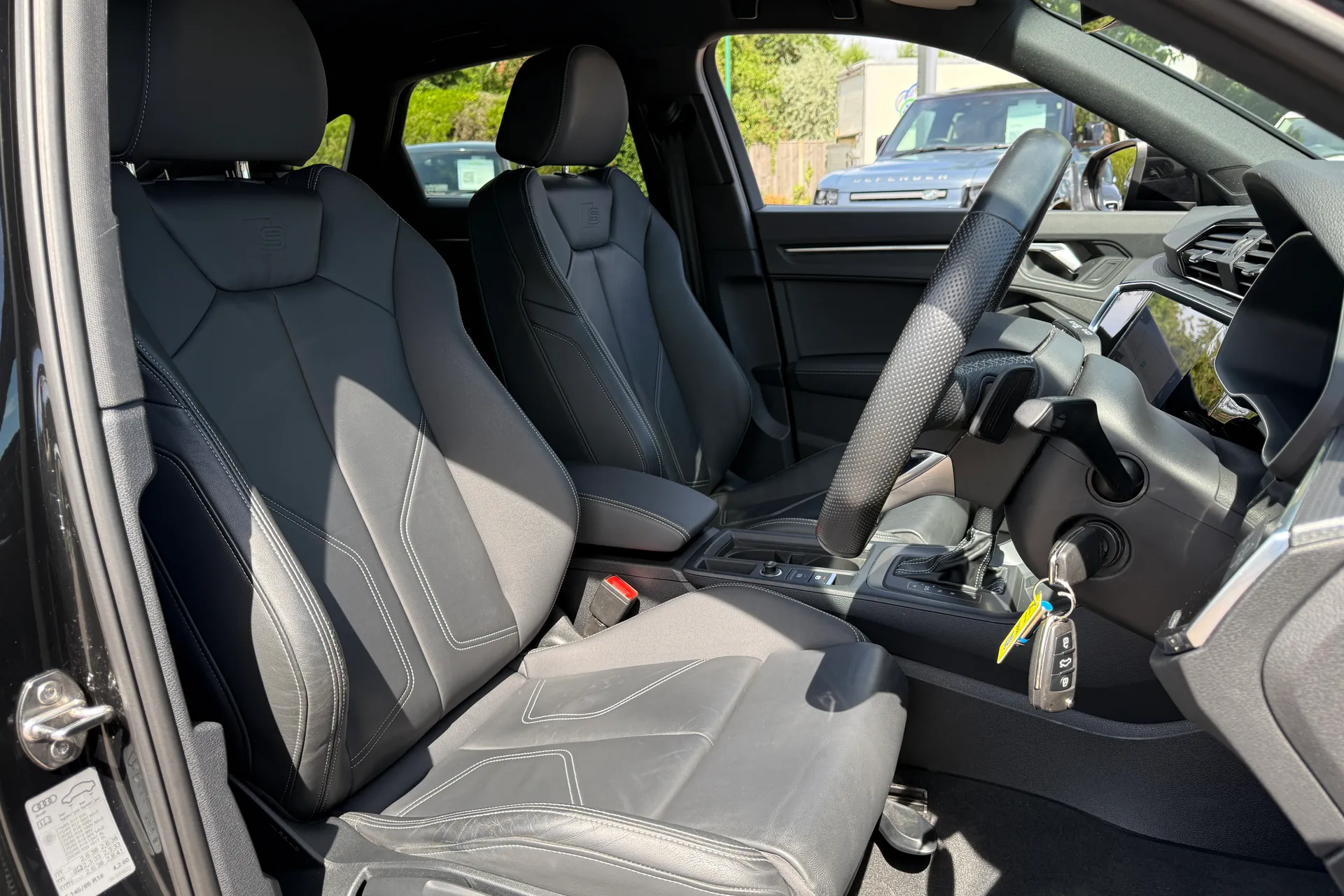 Audi Q3 thumbnail image number 29