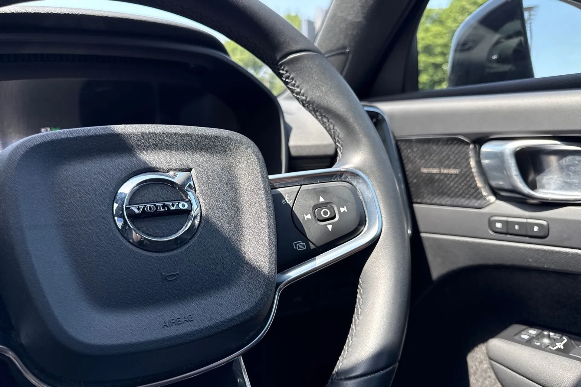 Volvo XC40 thumbnail image number 37