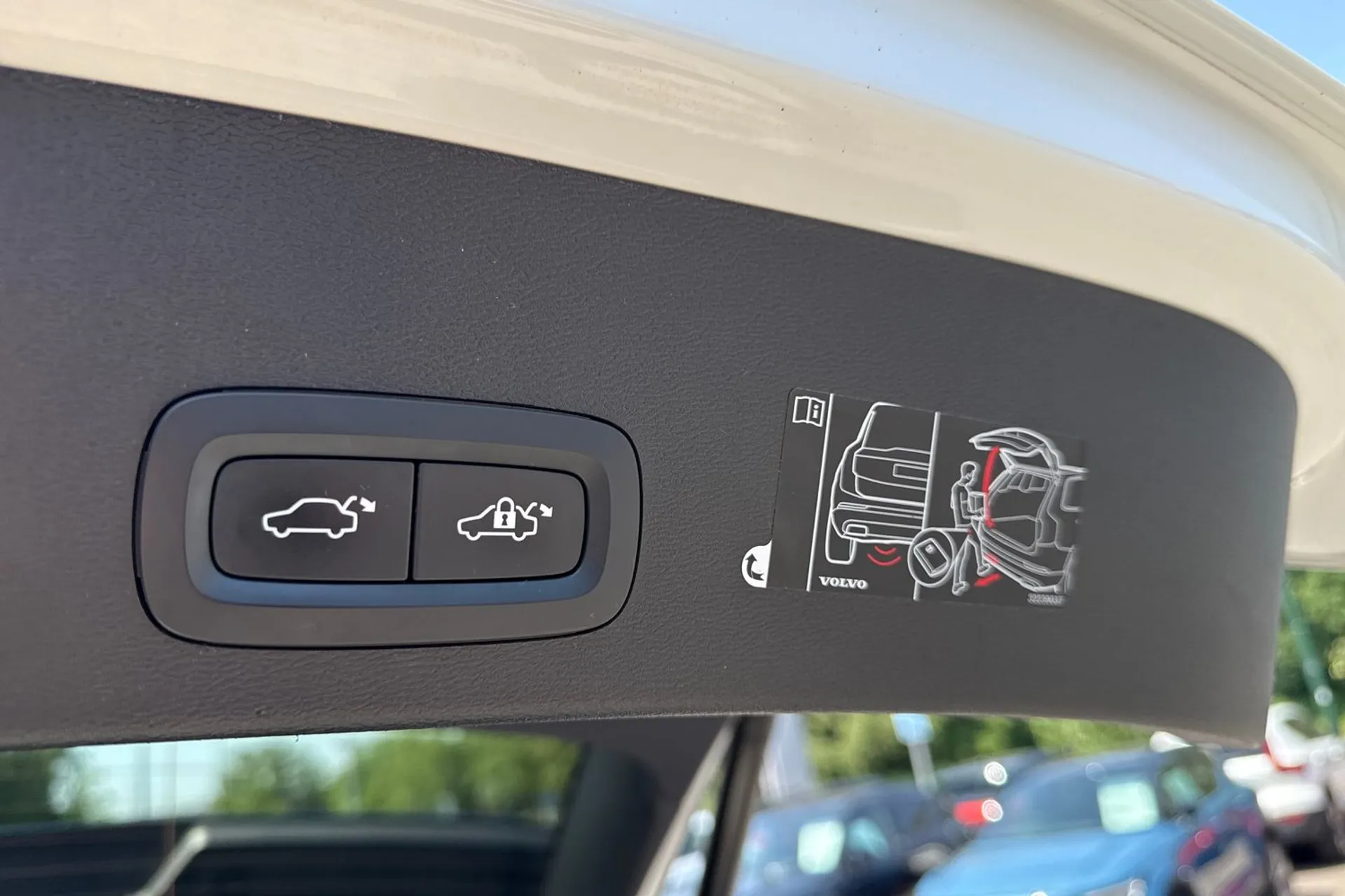Volvo XC40 thumbnail image number 21