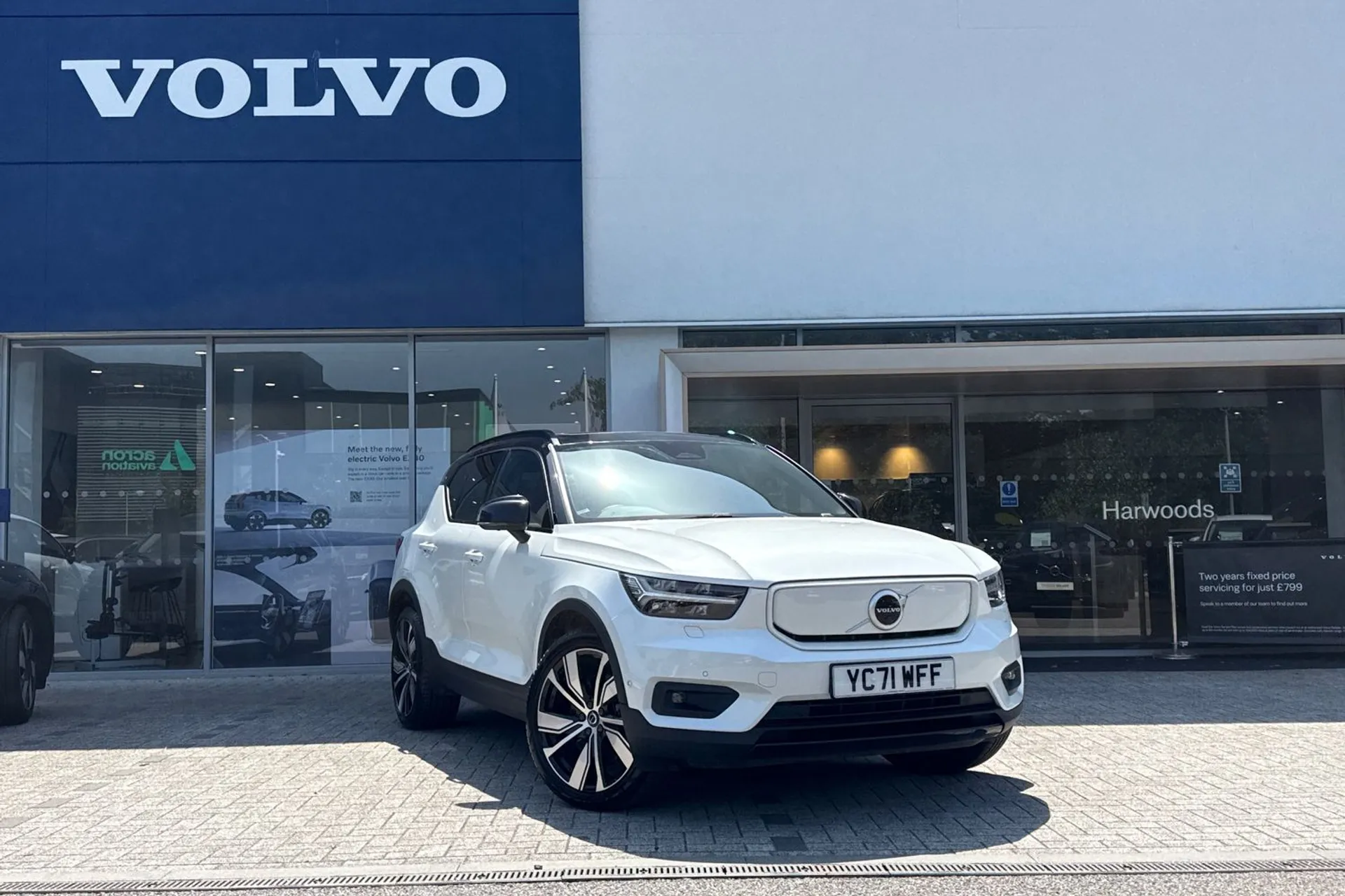 Volvo XC40 focused image