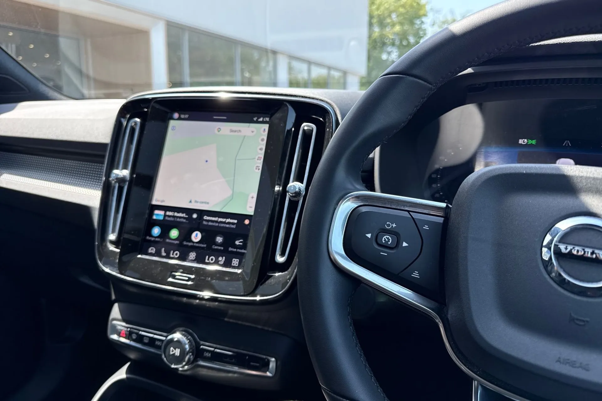Volvo XC40 thumbnail image number 36