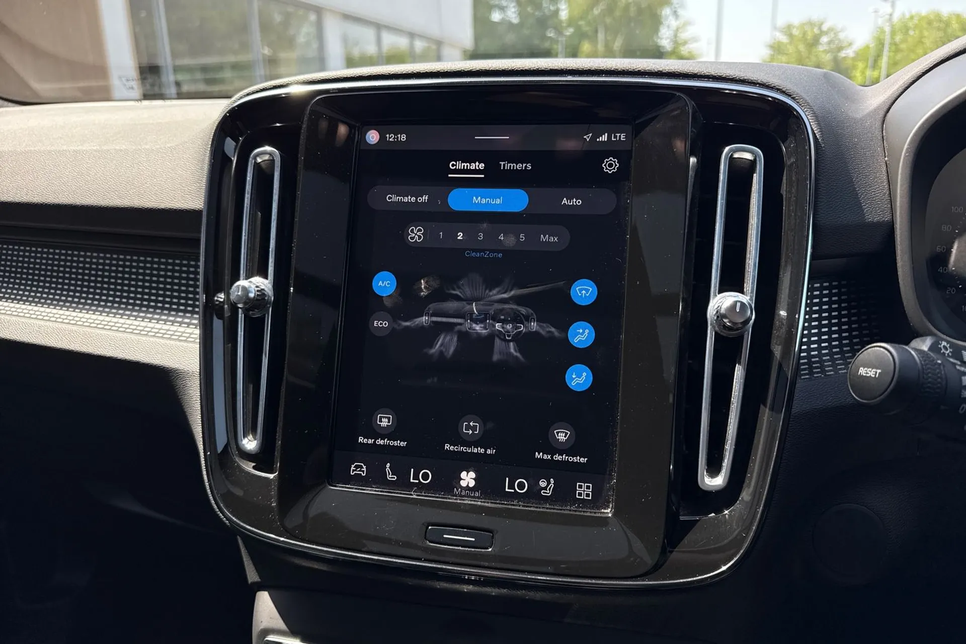Volvo XC40 thumbnail image number 38