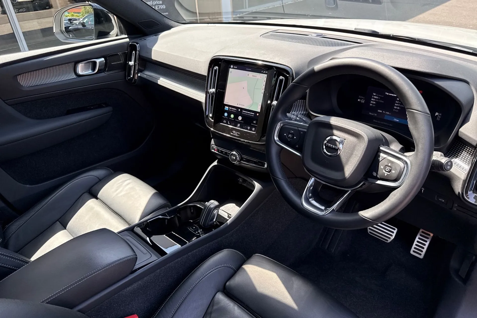 Volvo XC40 thumbnail image number 6