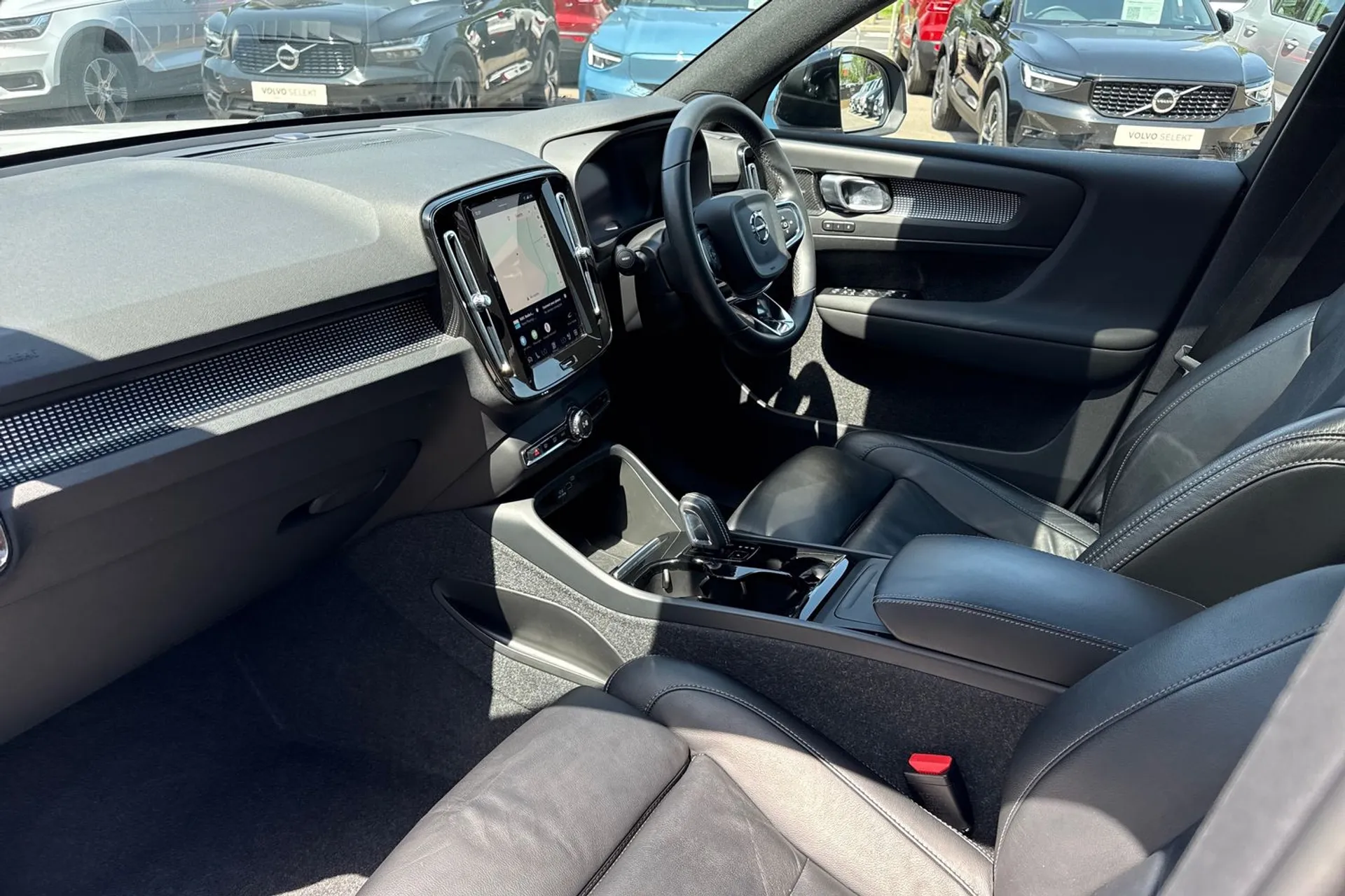 Volvo XC40 thumbnail image number 27
