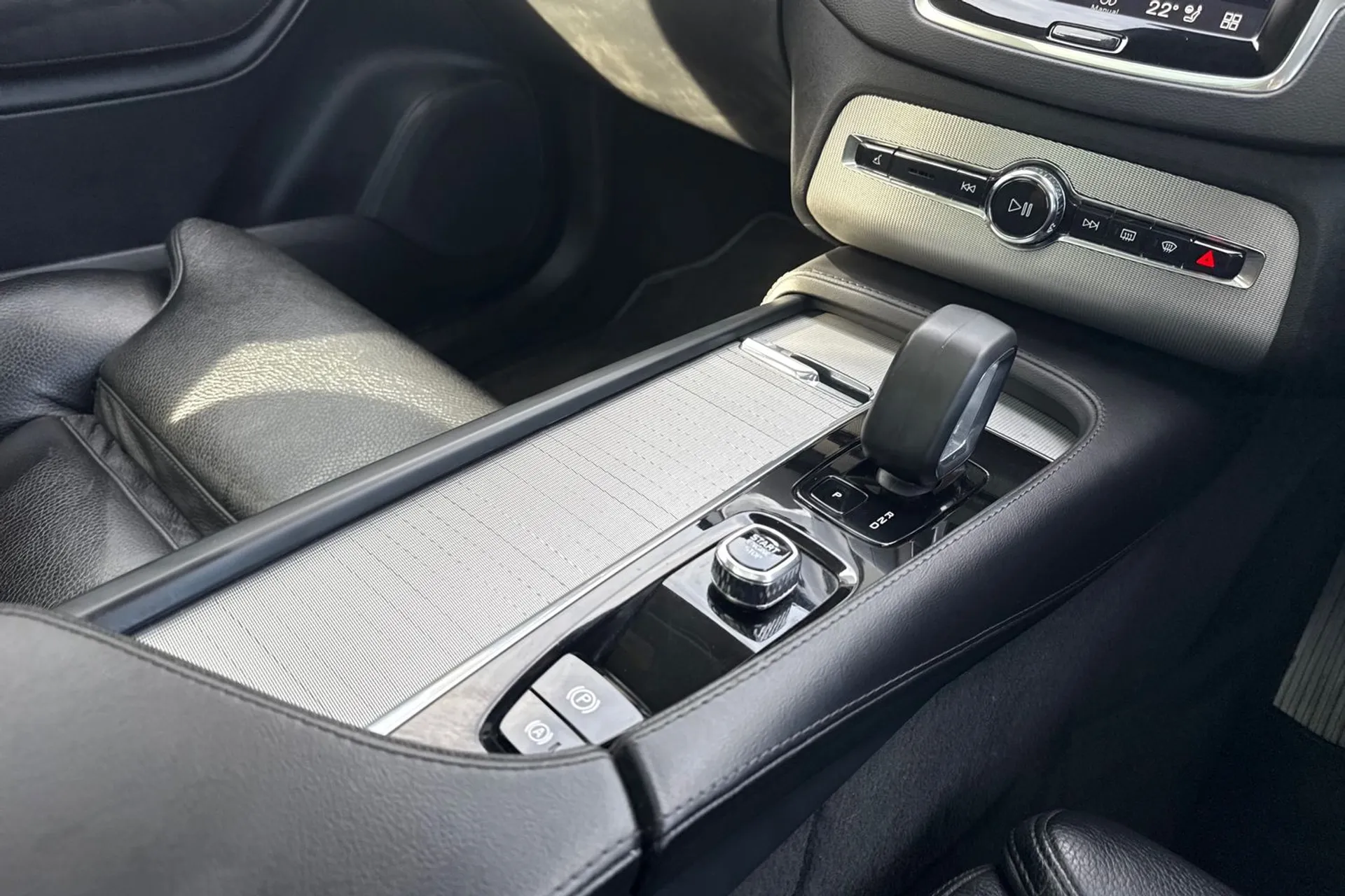Volvo XC90 thumbnail image number 46