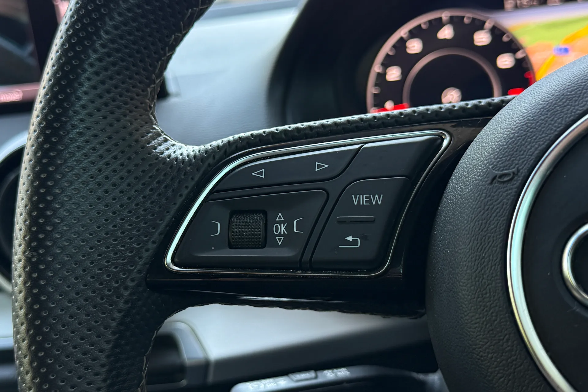 Audi Q2 thumbnail image number 21