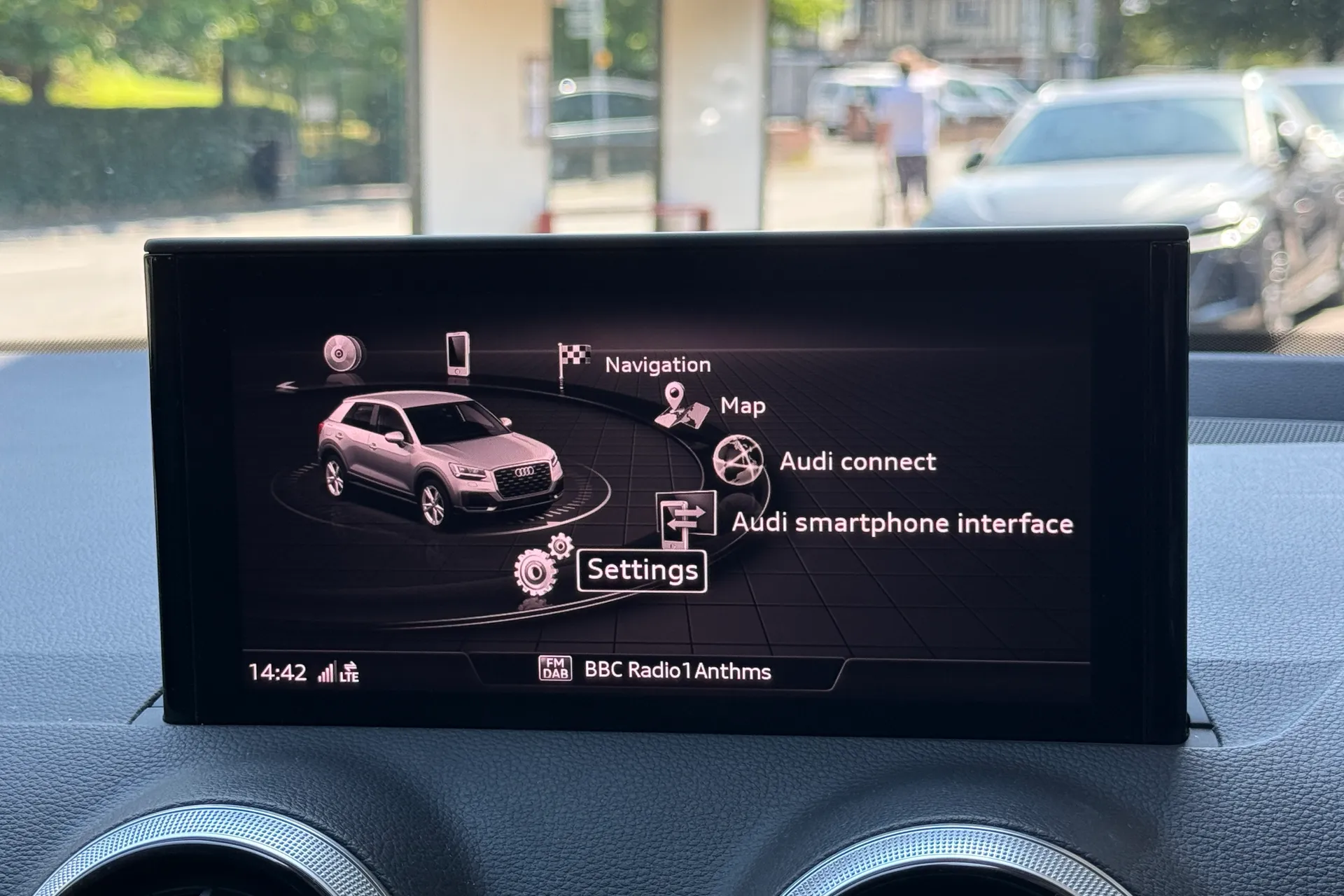Audi Q2 thumbnail image number 23