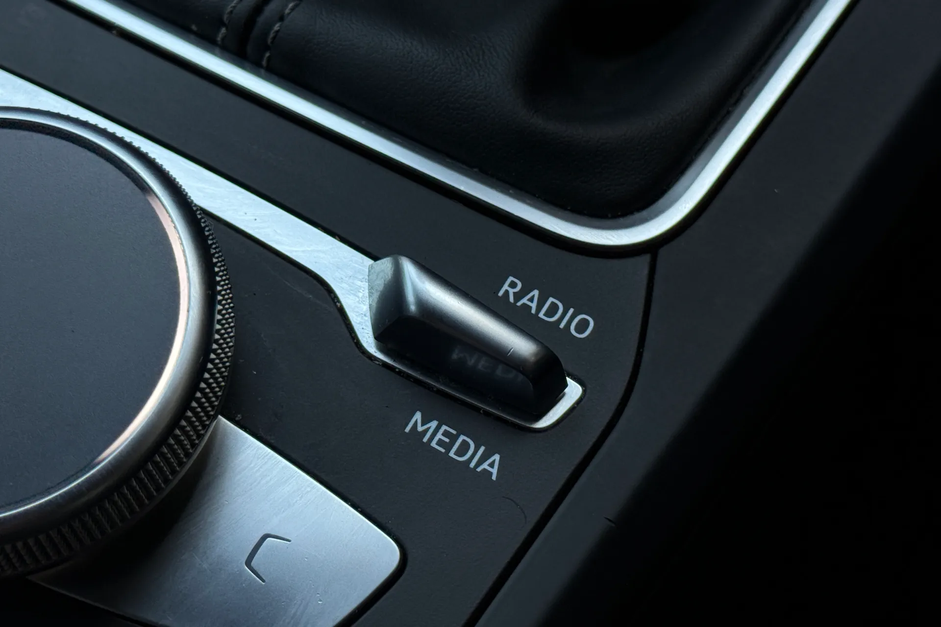 Audi Q2 thumbnail image number 35