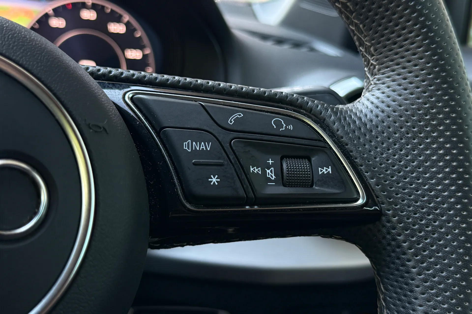 Audi Q2 thumbnail image number 20