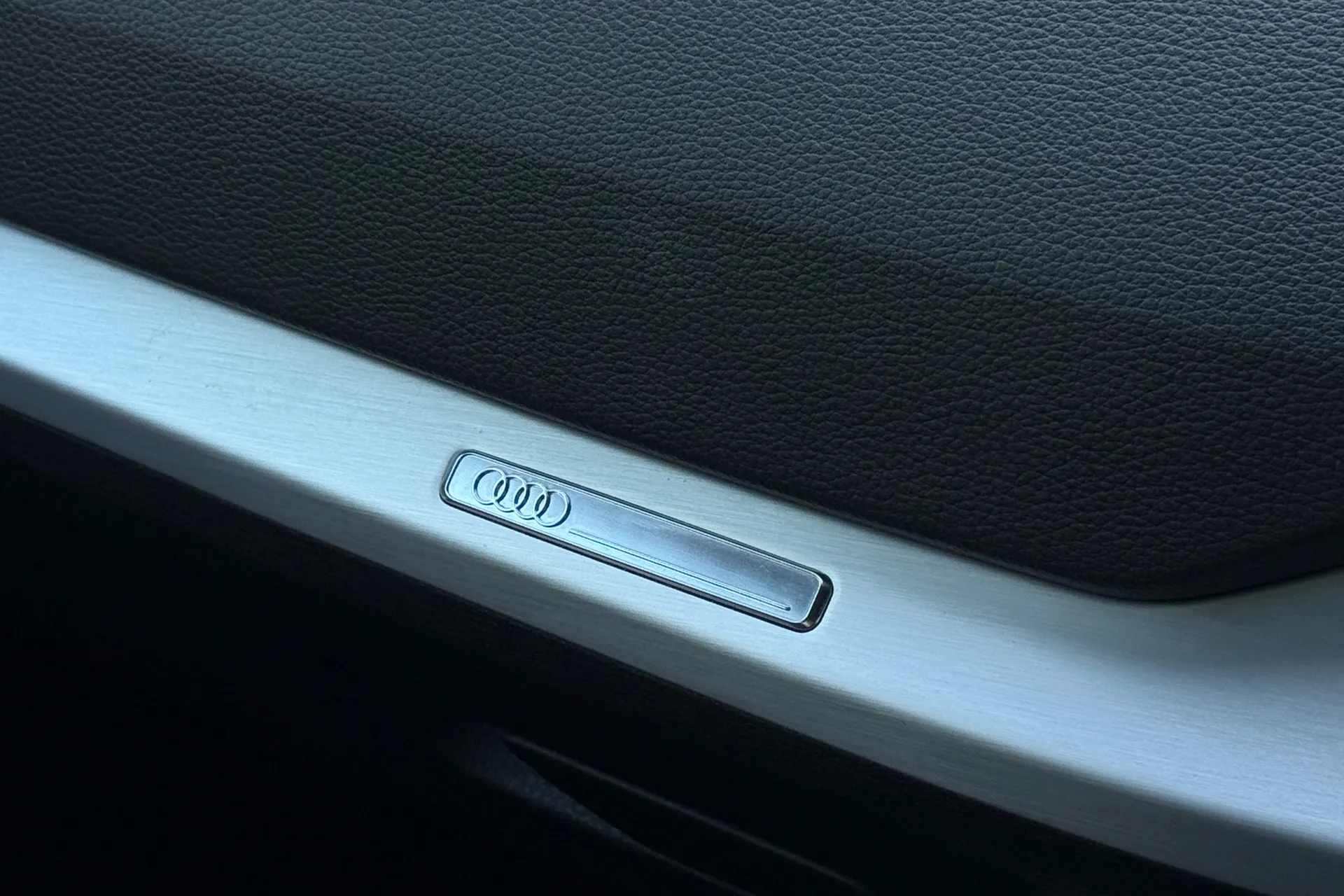 Audi Q2 thumbnail image number 24