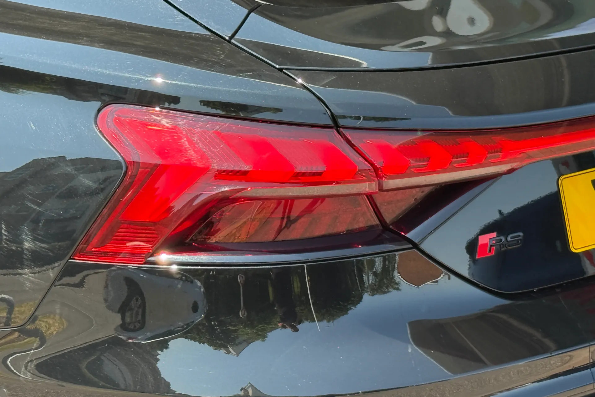 Audi RS e-tron GT thumbnail image number 48