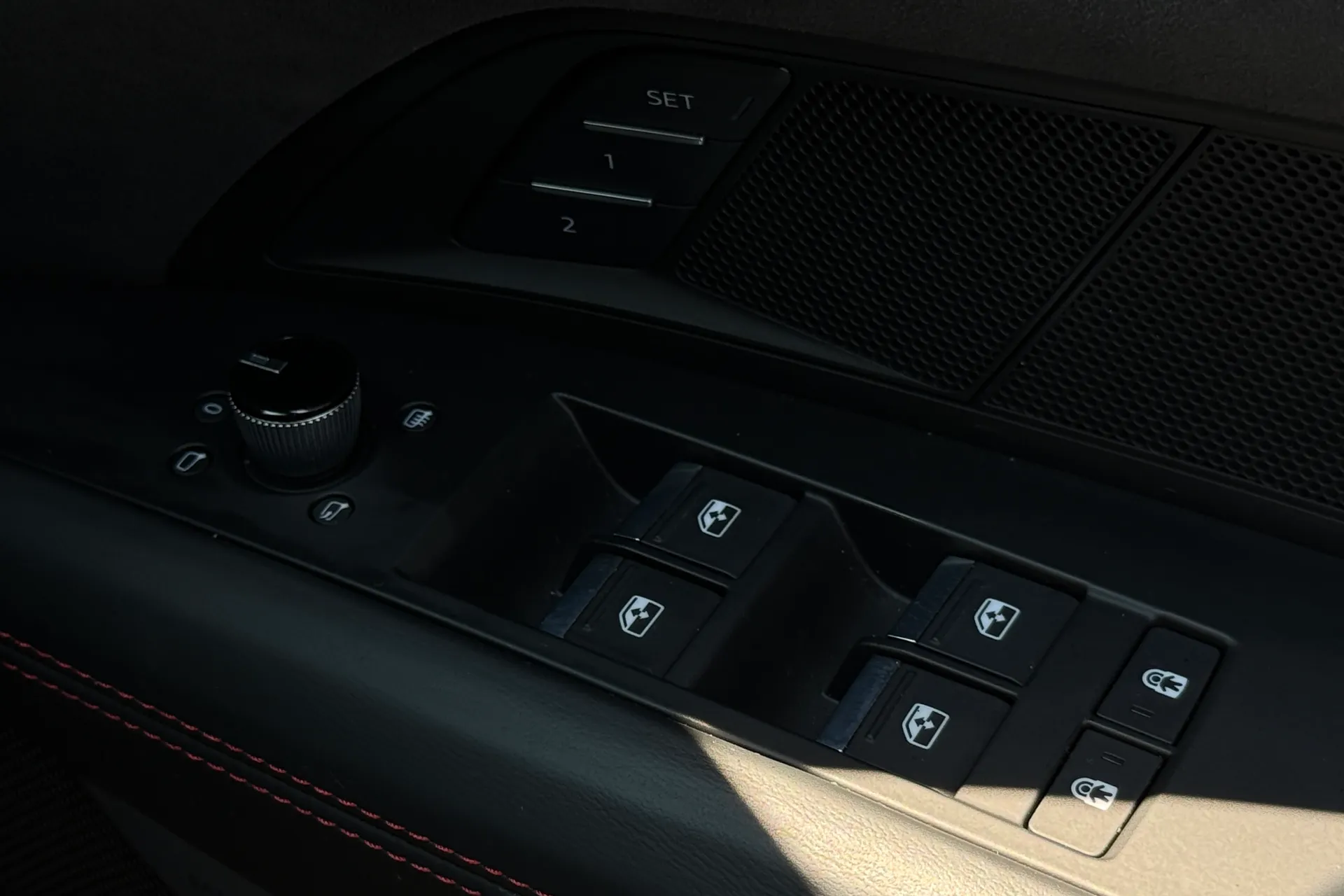 Audi RS e-tron GT thumbnail image number 29