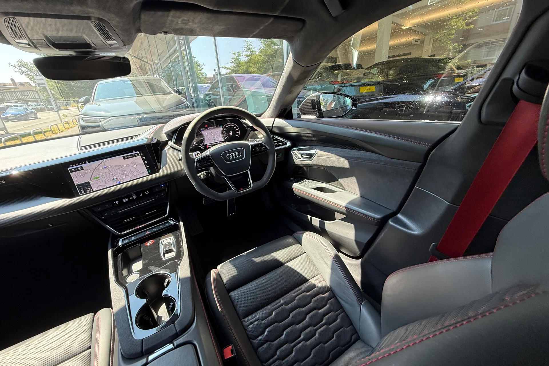 Audi RS e-tron GT thumbnail image number 44