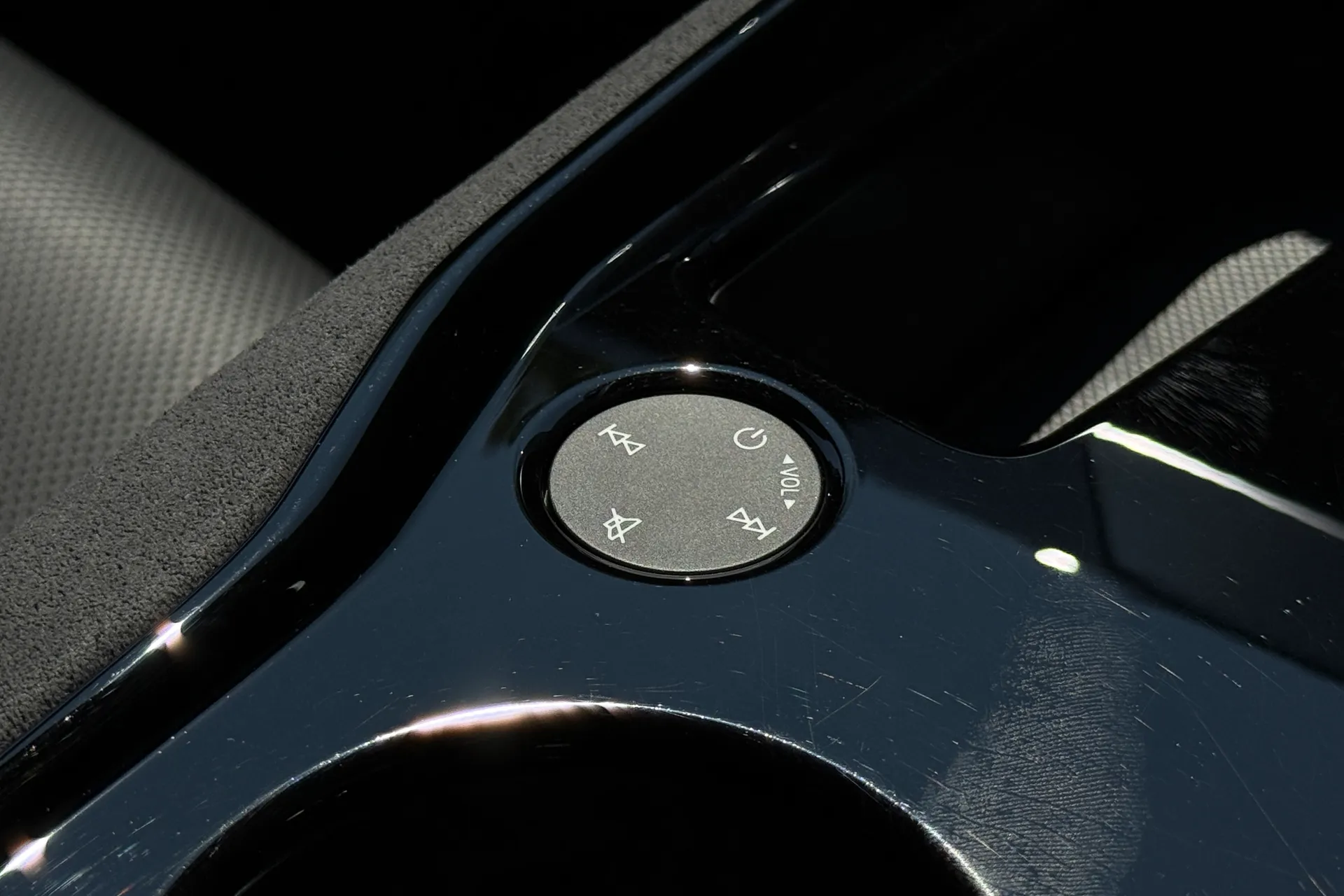 Audi RS e-tron GT thumbnail image number 23