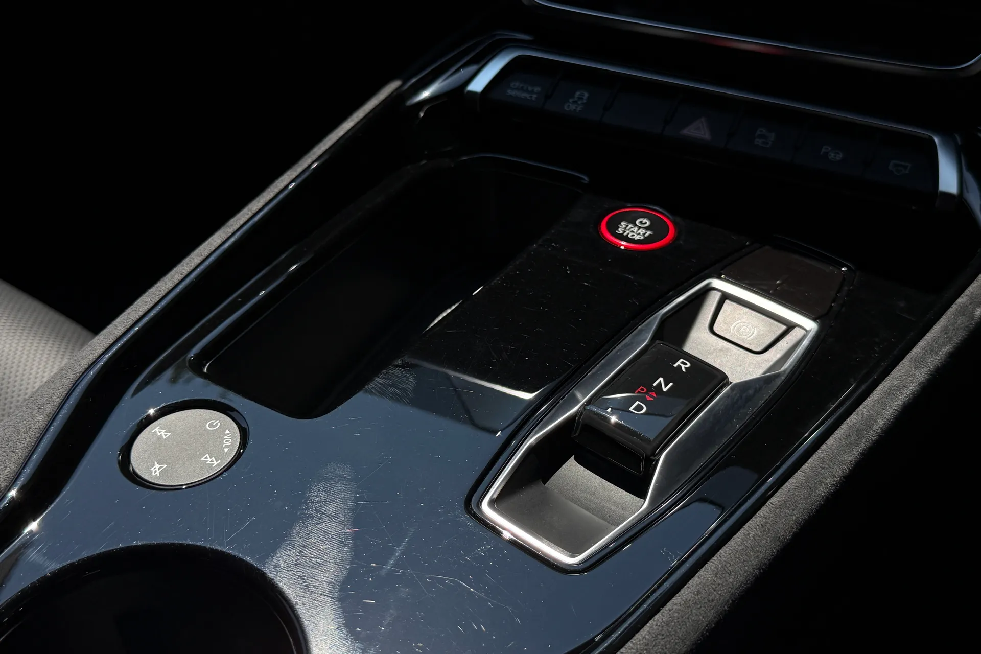 Audi RS e-tron GT thumbnail image number 22