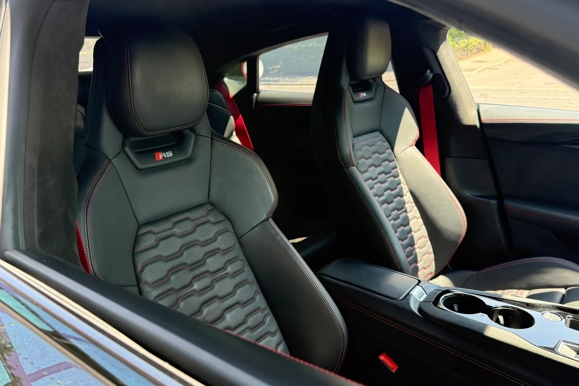 Audi RS e-tron GT thumbnail image number 35