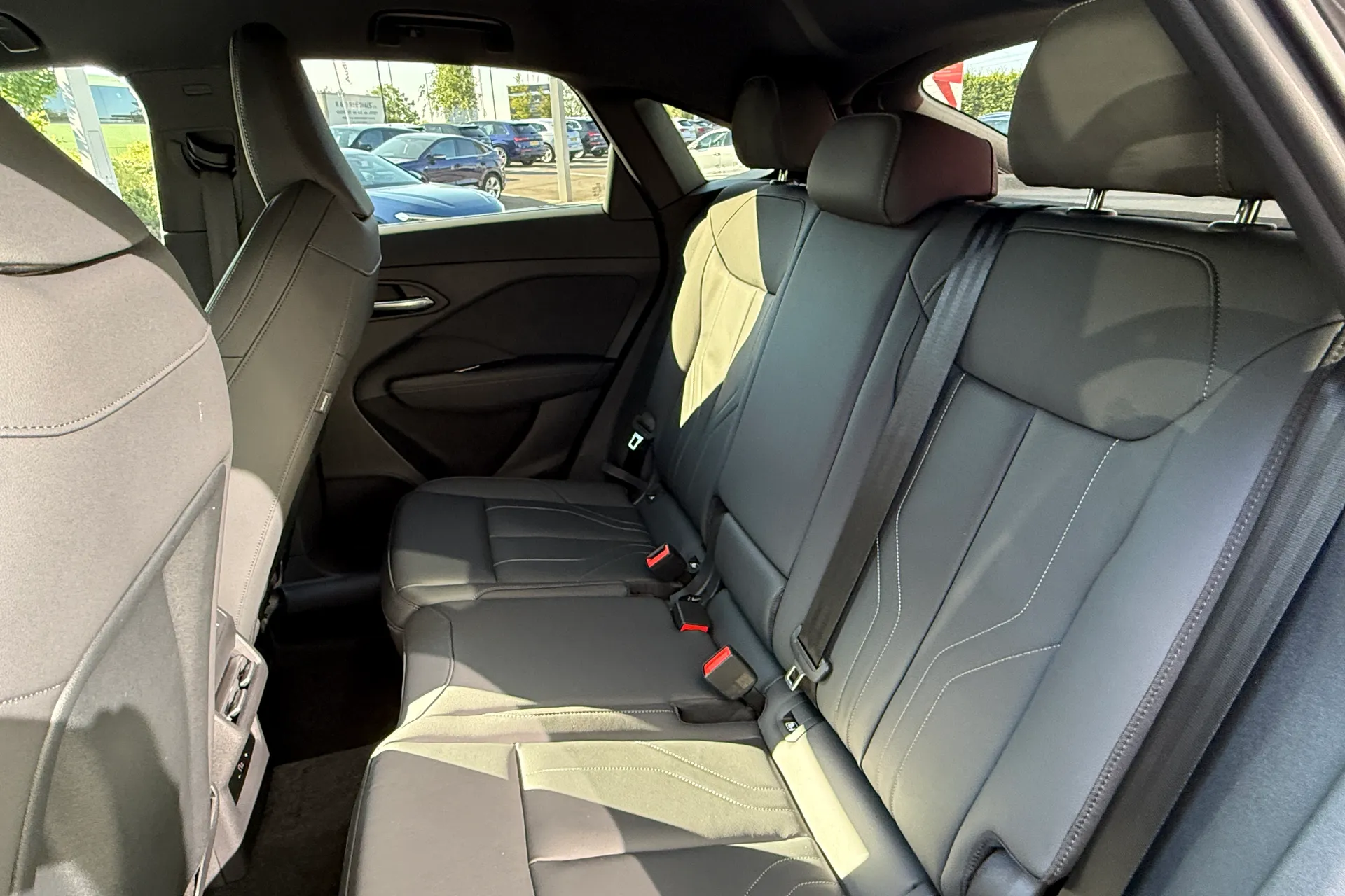 Audi Q3 thumbnail image number 46