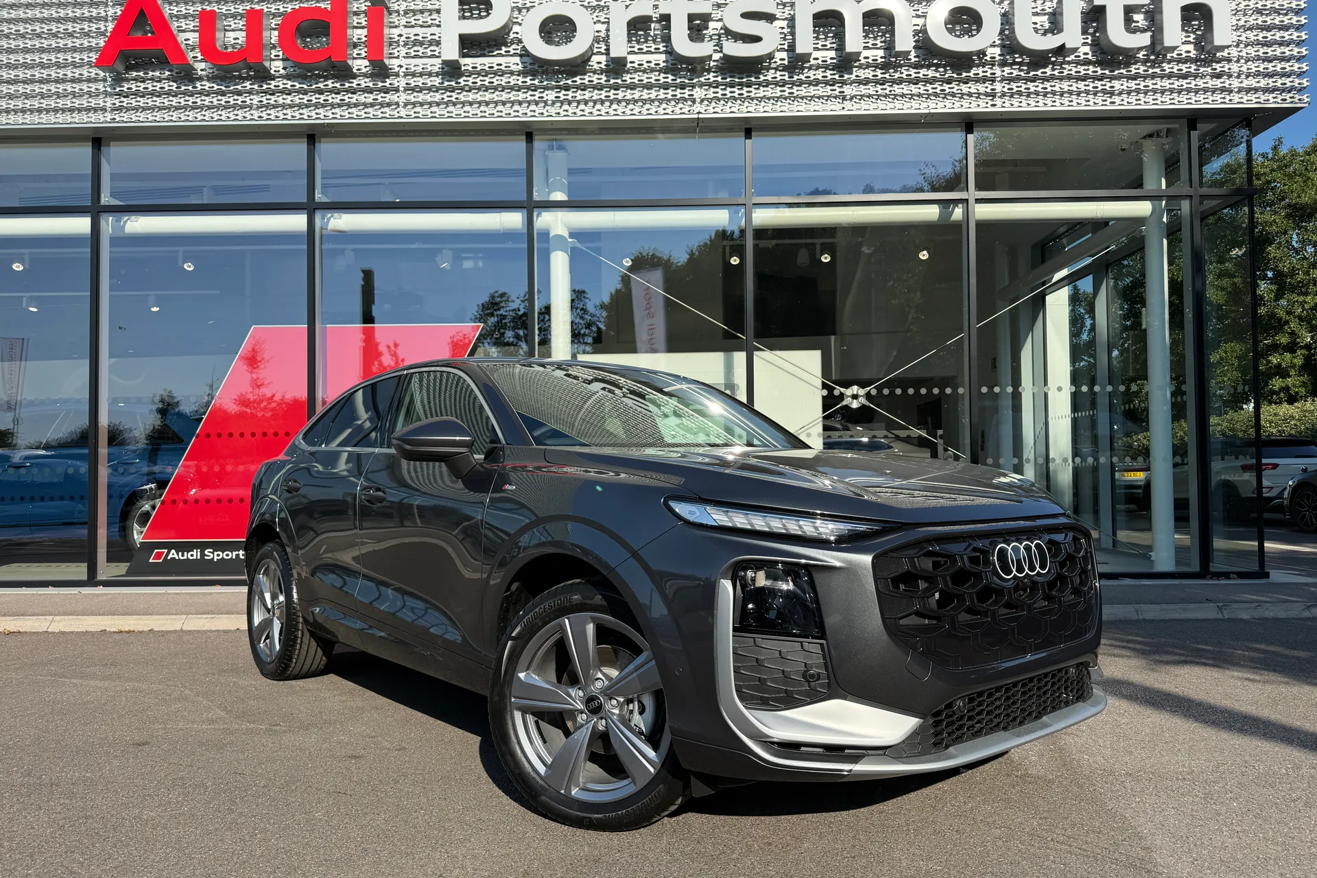 Audi Q3 focused image