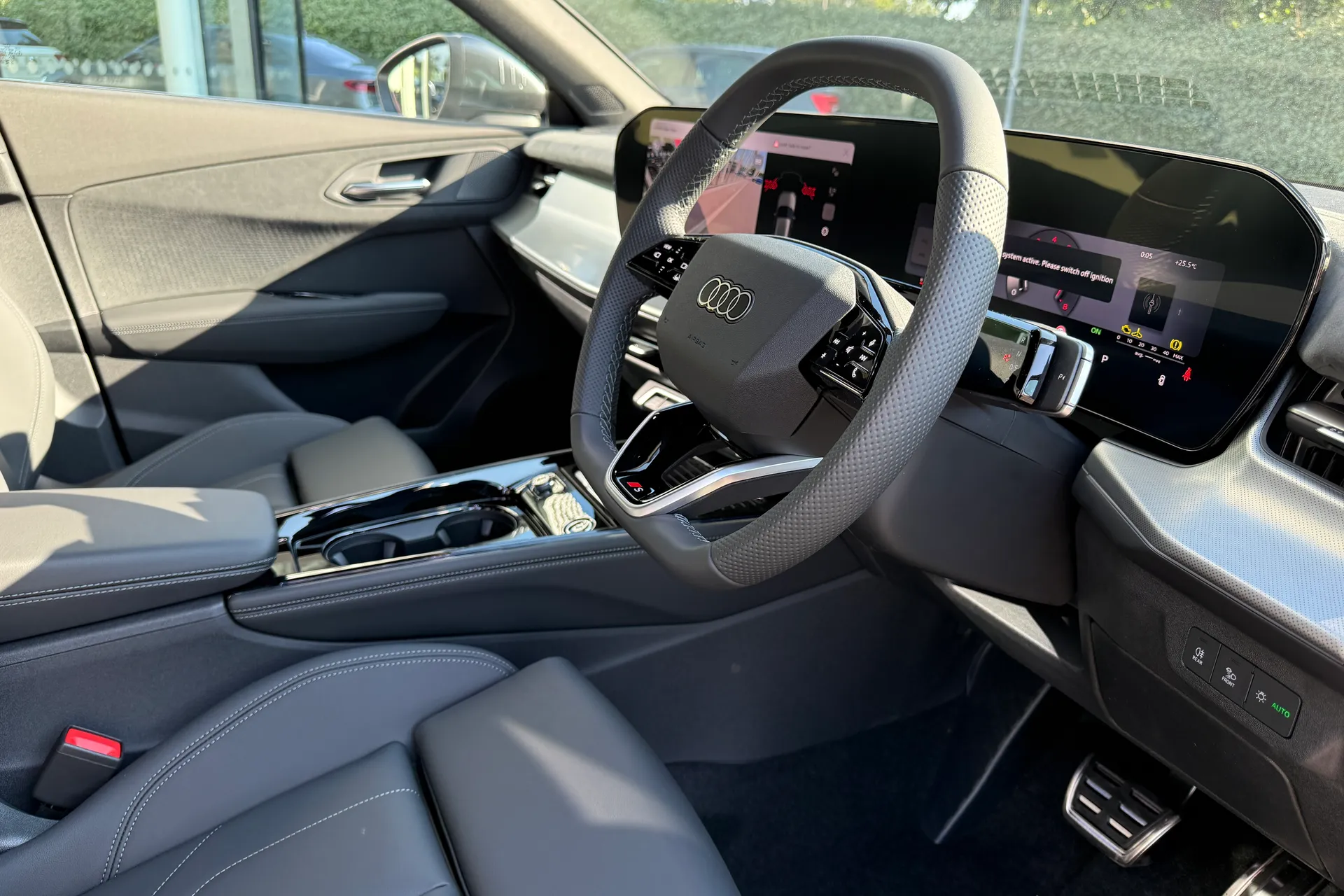 Audi Q3 thumbnail image number 23
