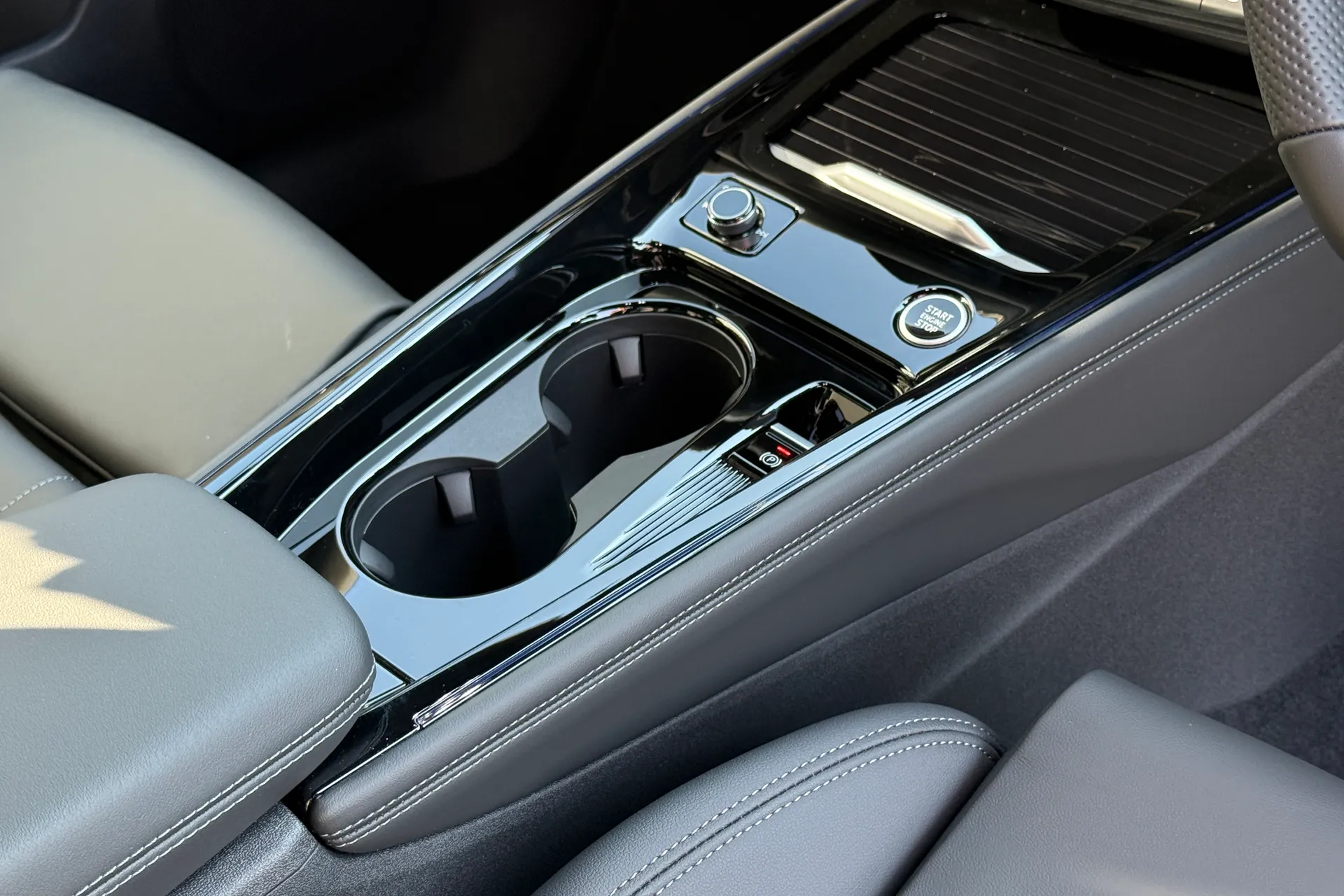 Audi Q3 thumbnail image number 14