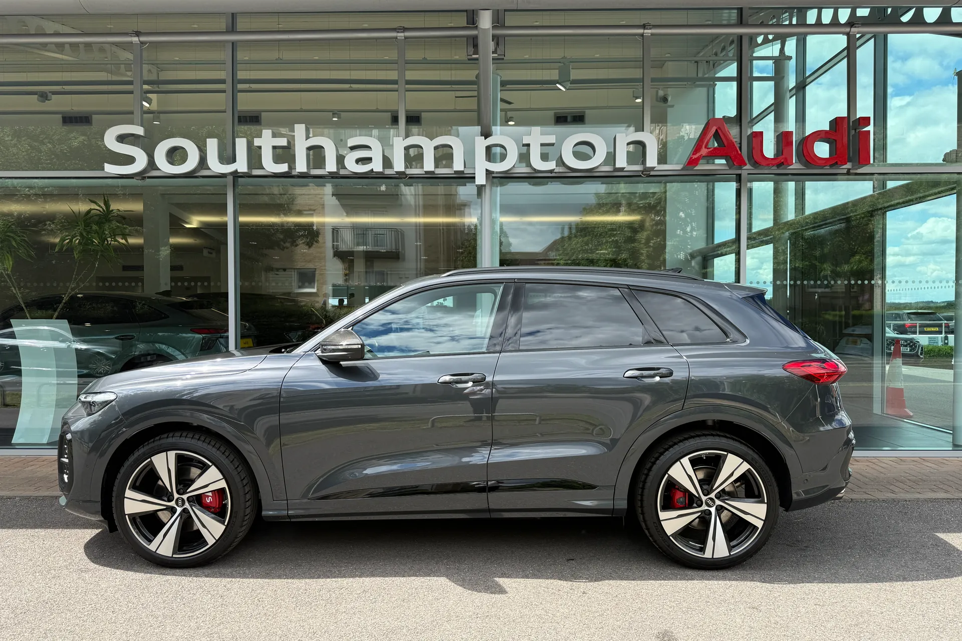 Audi Q5 thumbnail image number 47