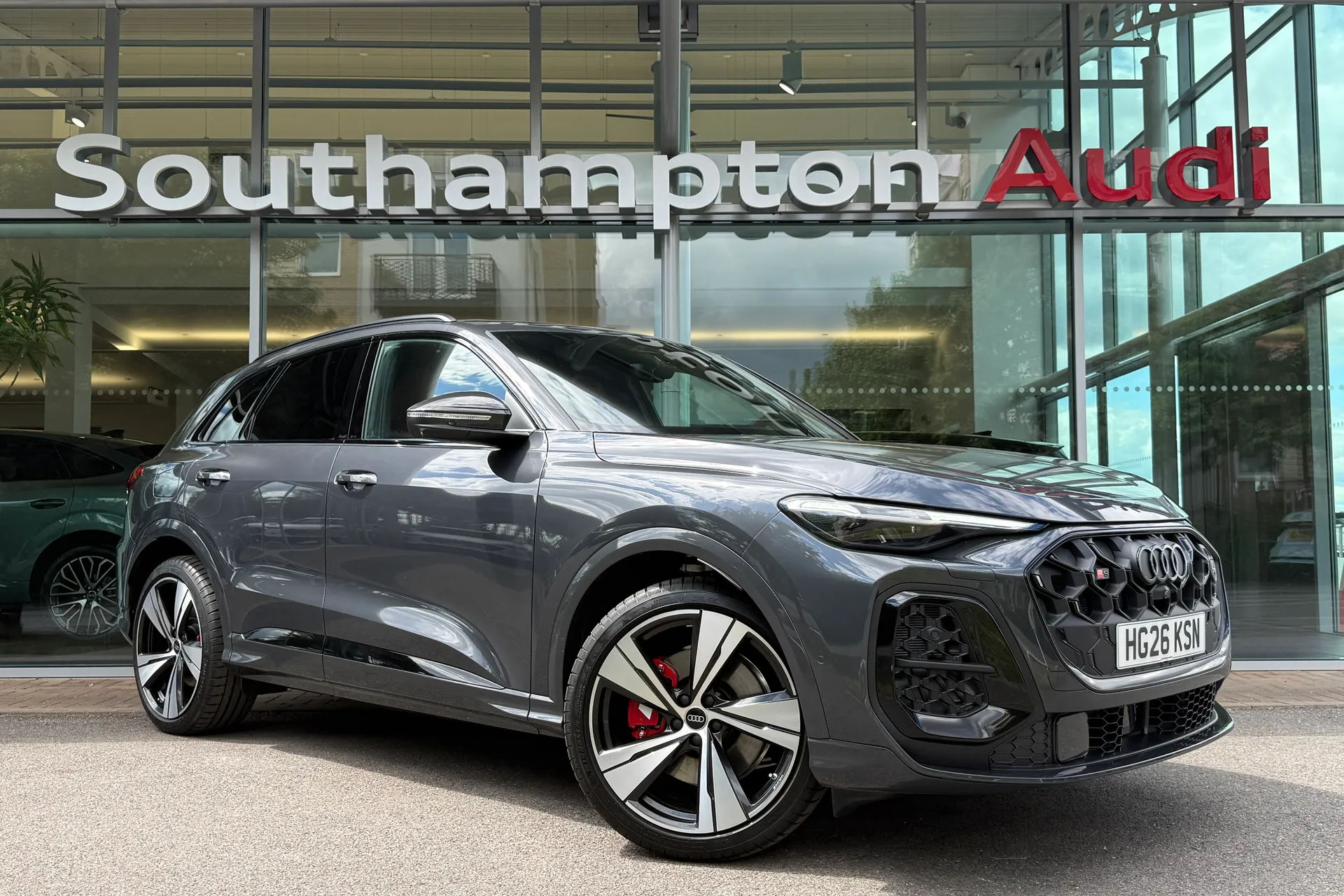 Audi Q5 focused image