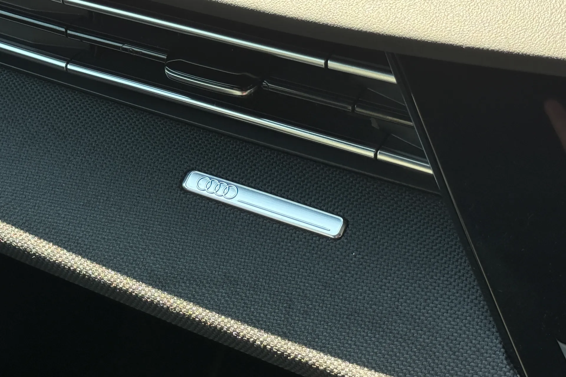 Audi A3 thumbnail image number 28