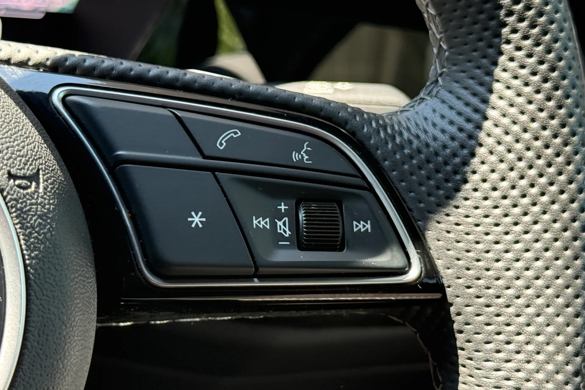 Audi A3 thumbnail image number 17