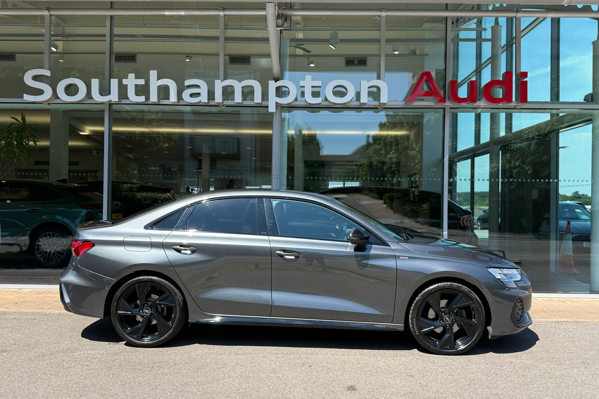 Audi A3 thumbnail image number 2
