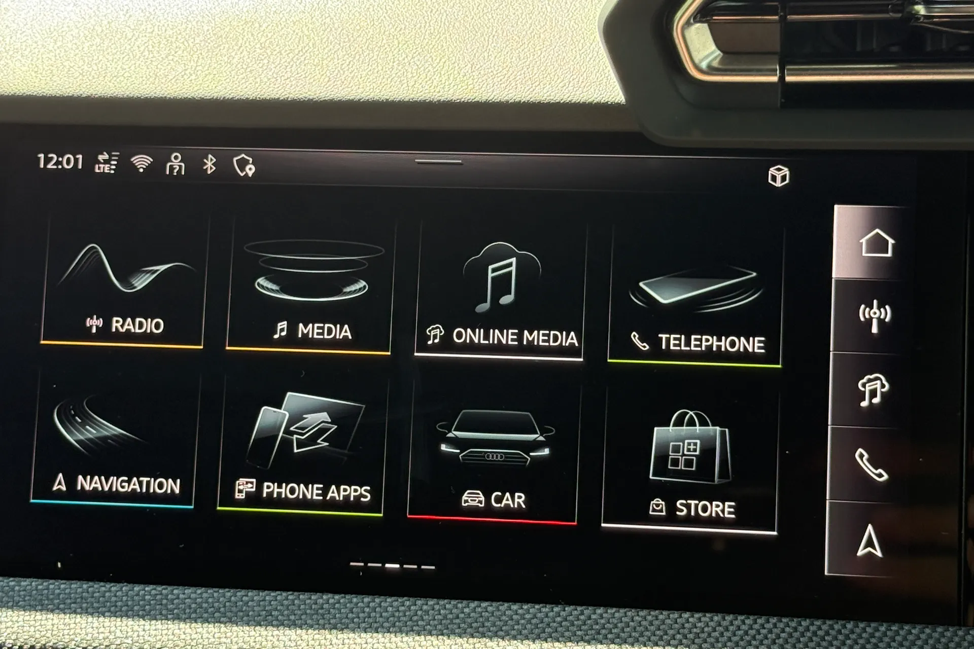 Audi A3 thumbnail image number 25