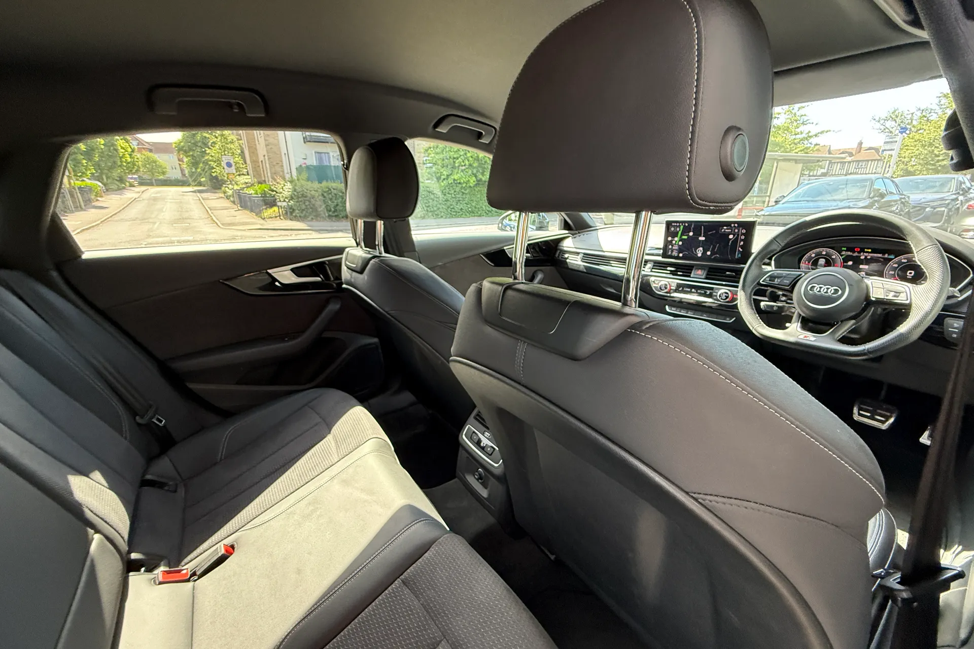 Audi A4 thumbnail image number 38