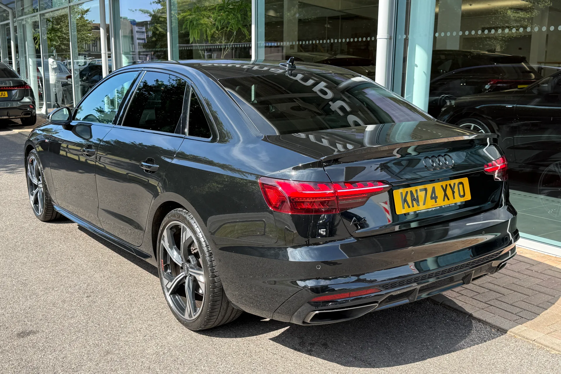 Audi A4 thumbnail image number 11