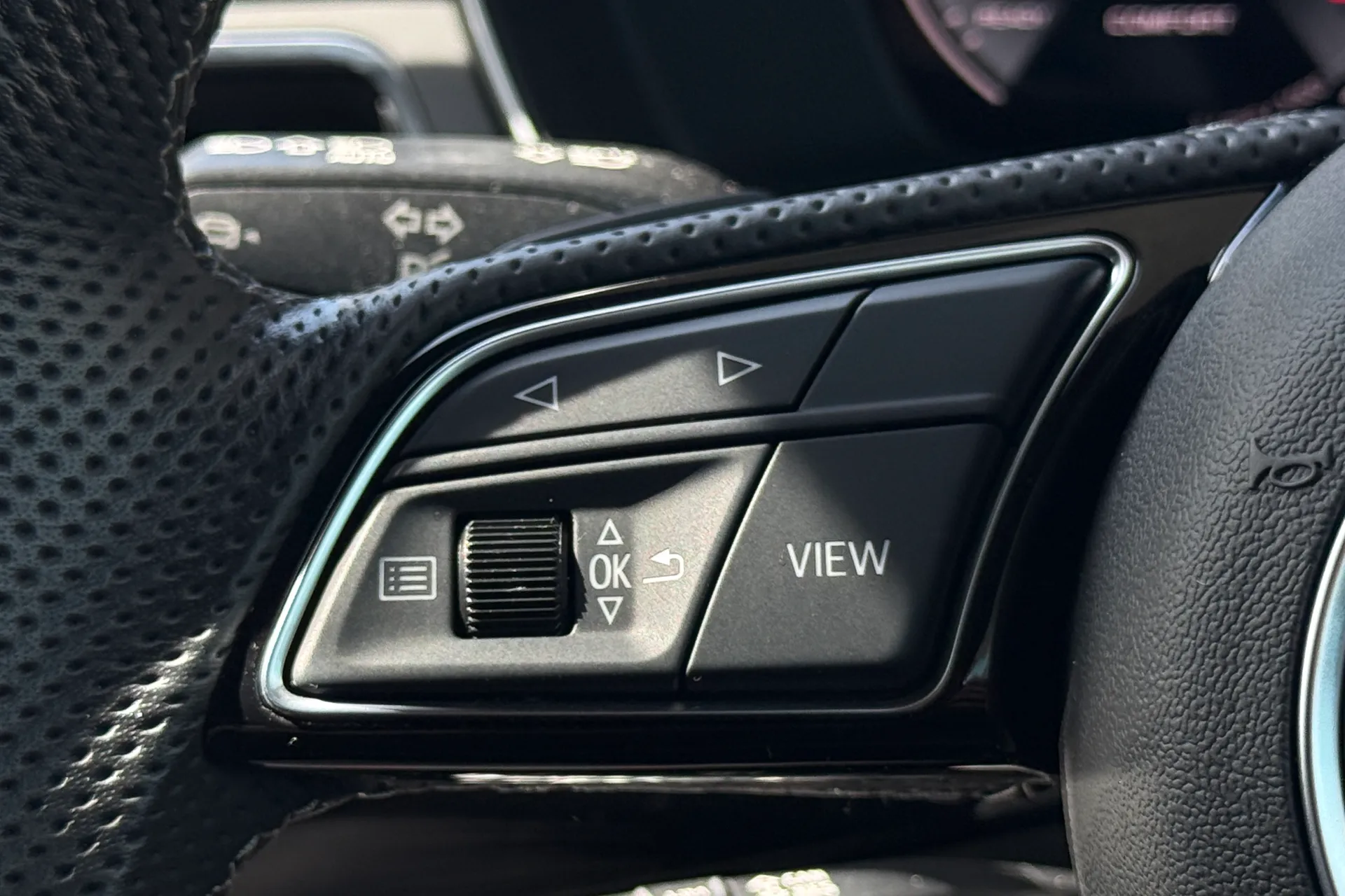 Audi A4 thumbnail image number 18