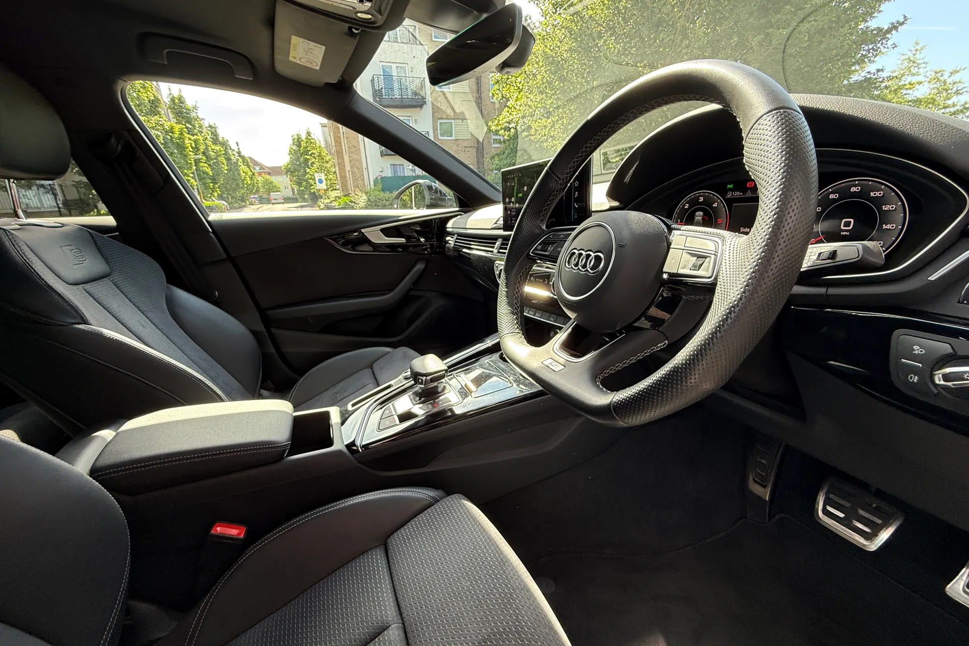Audi A4 thumbnail image number 13