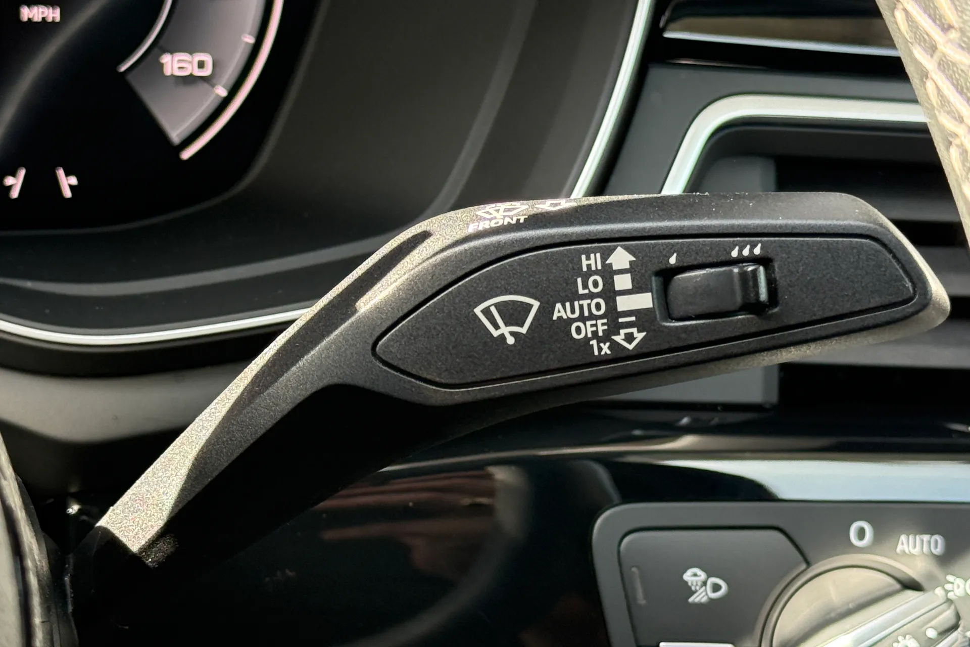 Audi A4 thumbnail image number 19