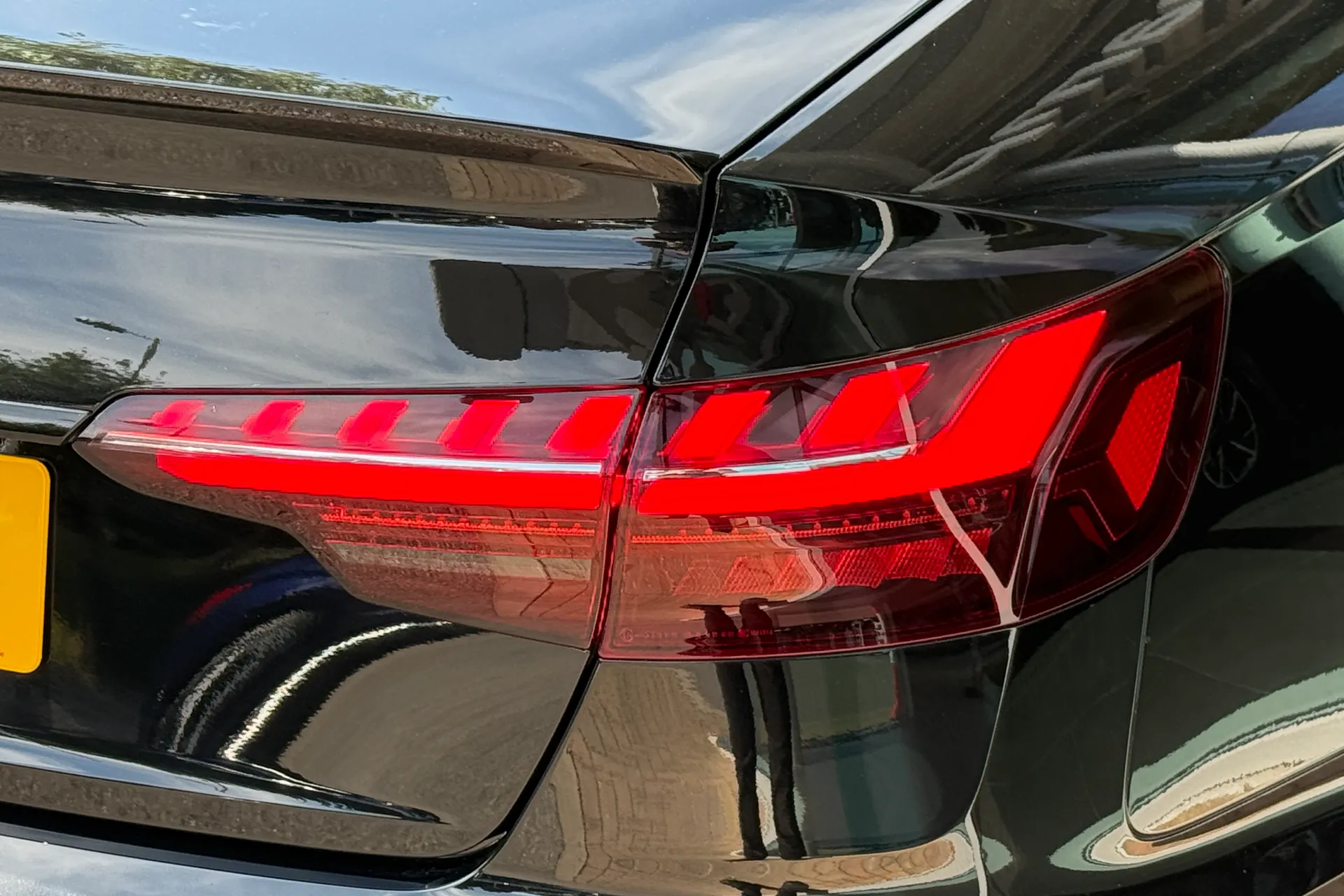 Audi A4 thumbnail image number 45