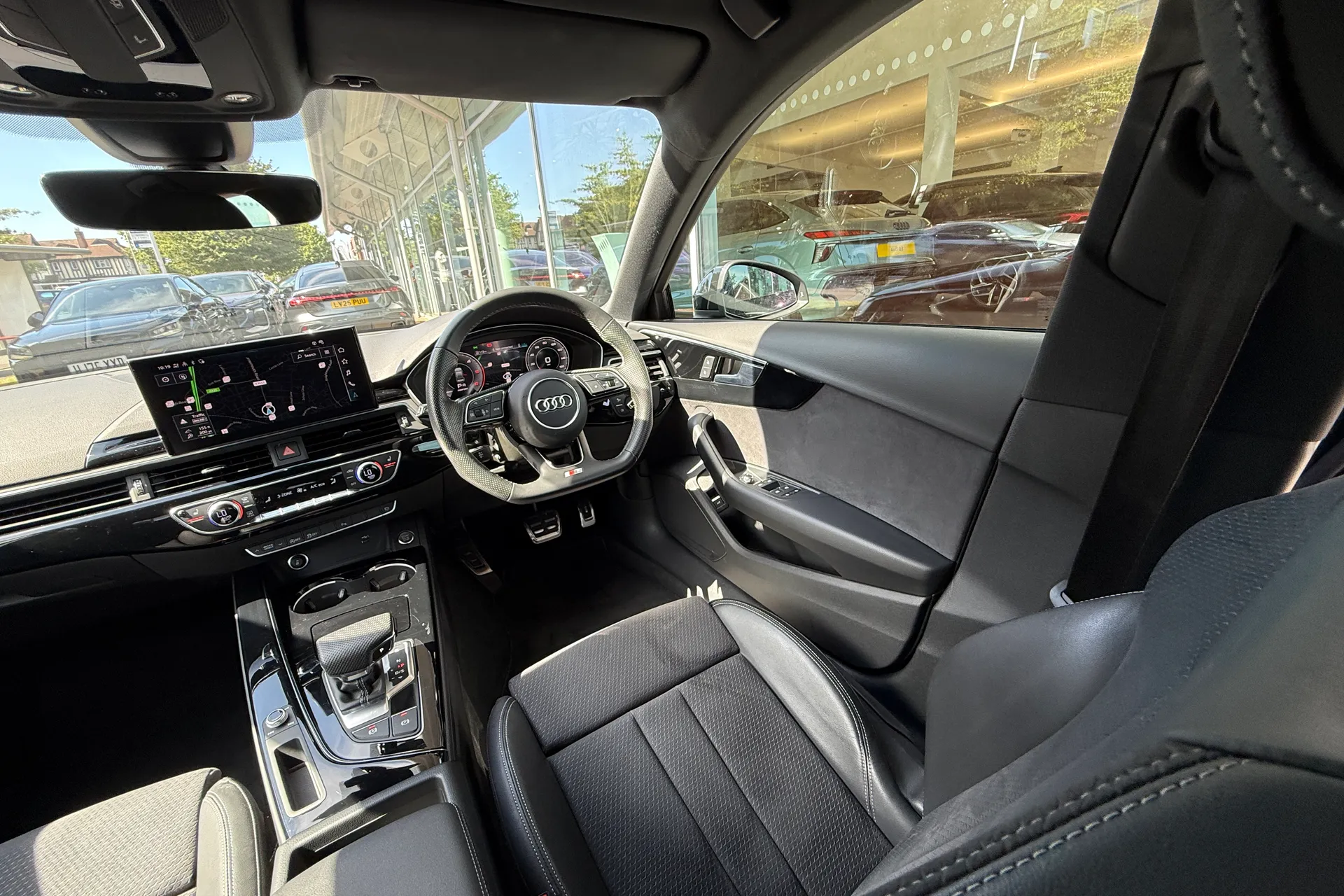 Audi A4 thumbnail image number 43