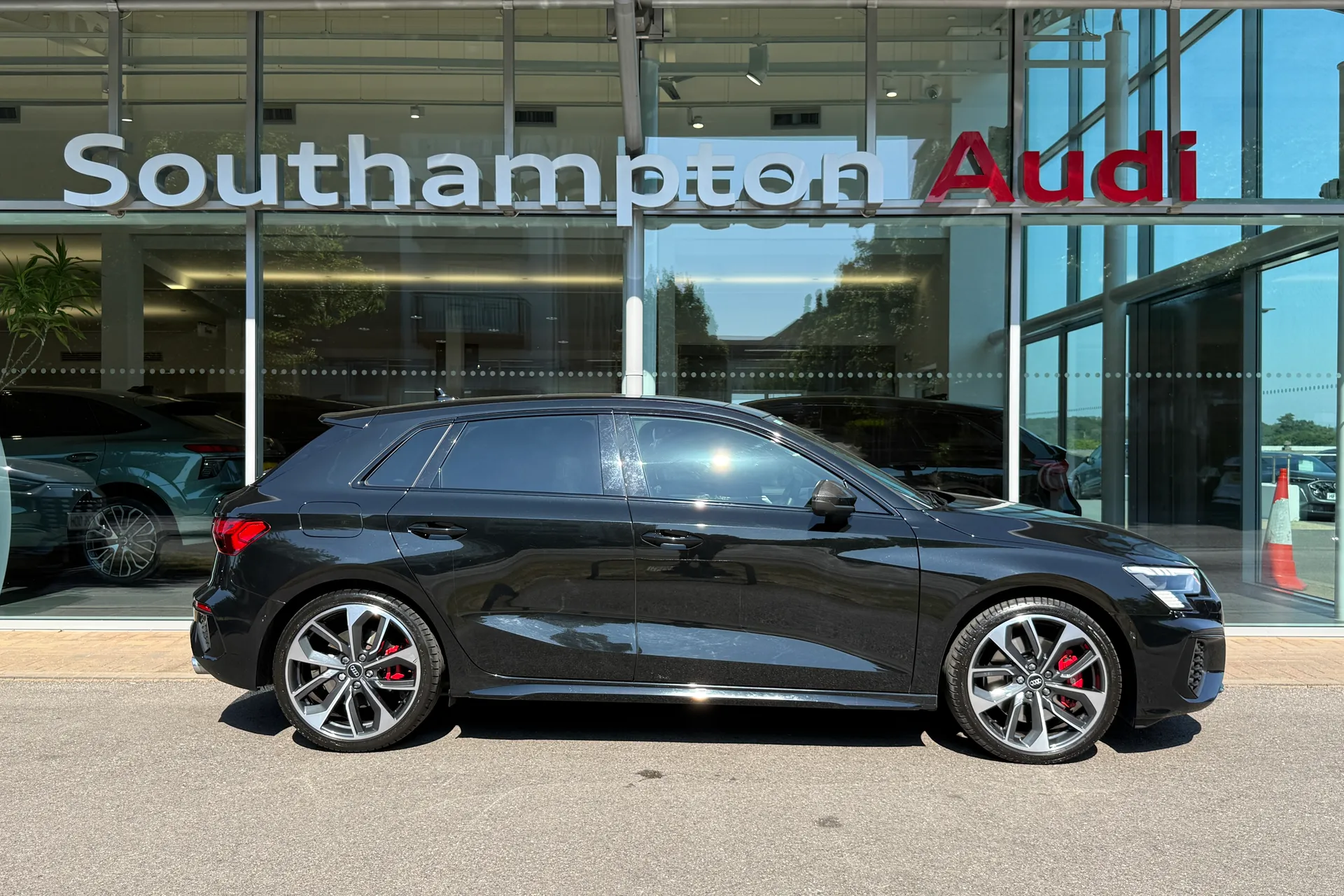 Audi A3 thumbnail image number 2