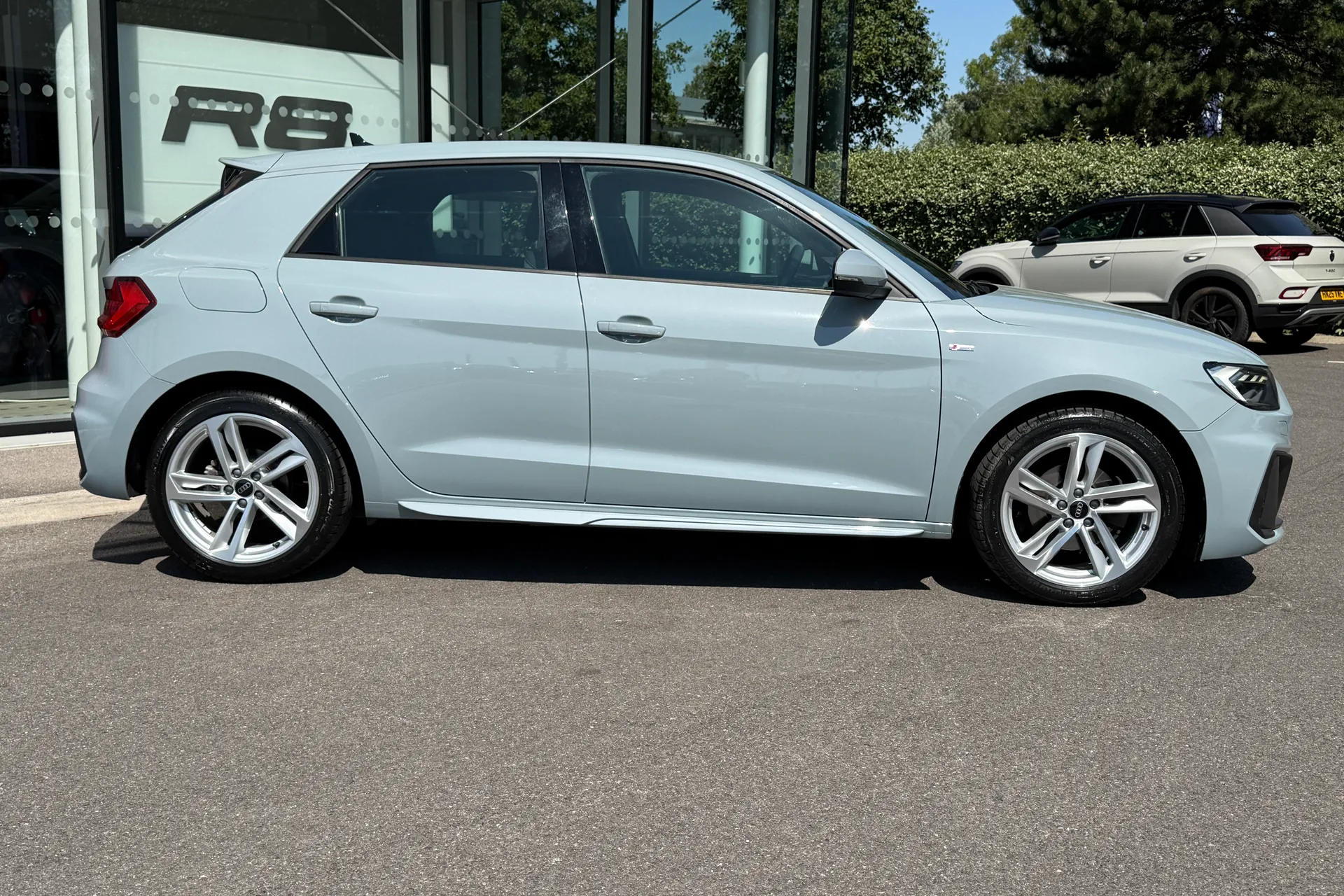 Audi A1 thumbnail image number 2