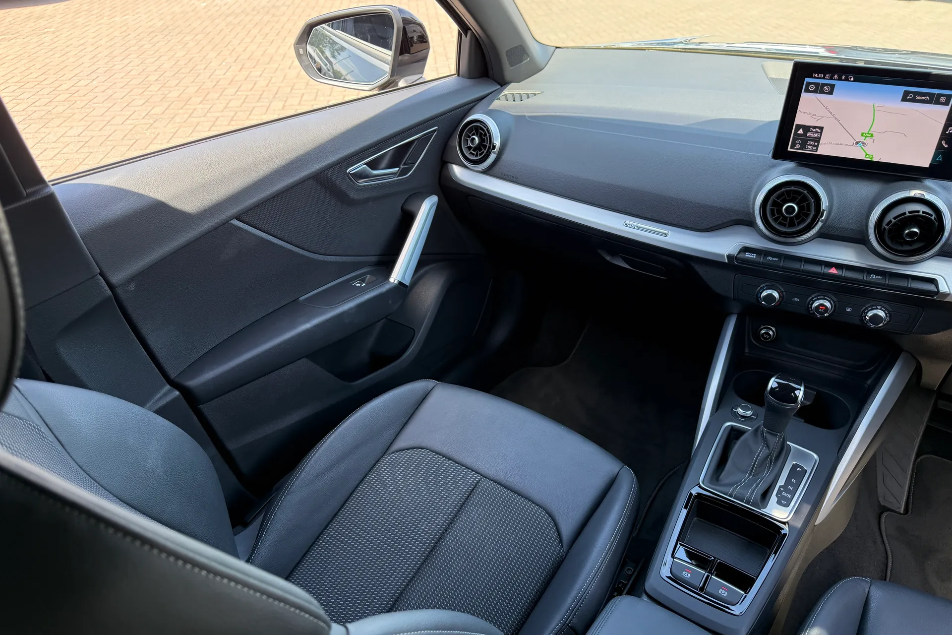Audi Q2 thumbnail image number 35