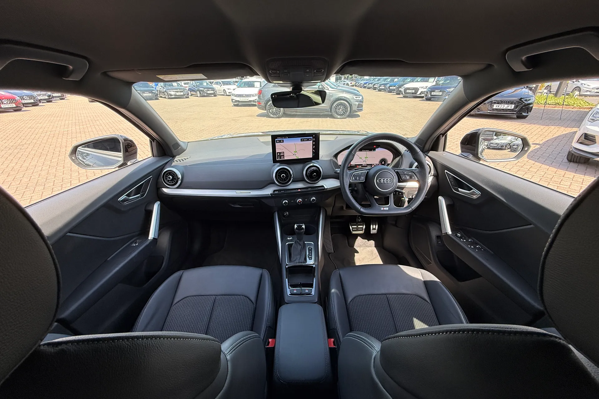 Audi Q2 thumbnail image number 3